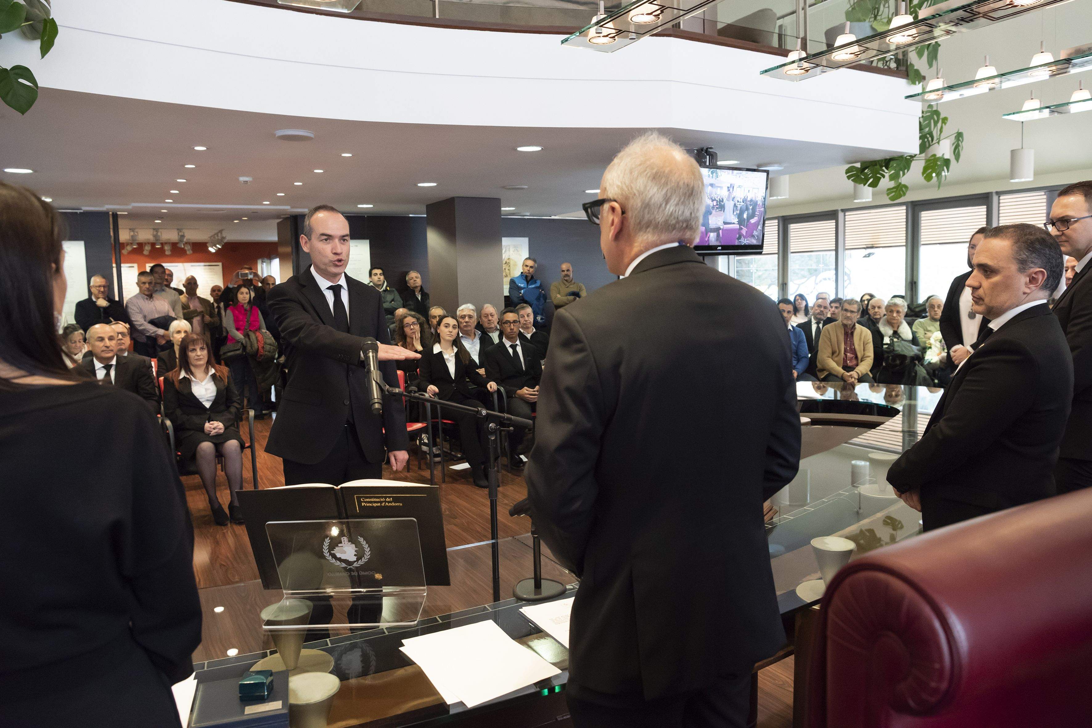 Jordi Alcobé jurant el càrrec. Jordi Alcobé jurant el càrrec.