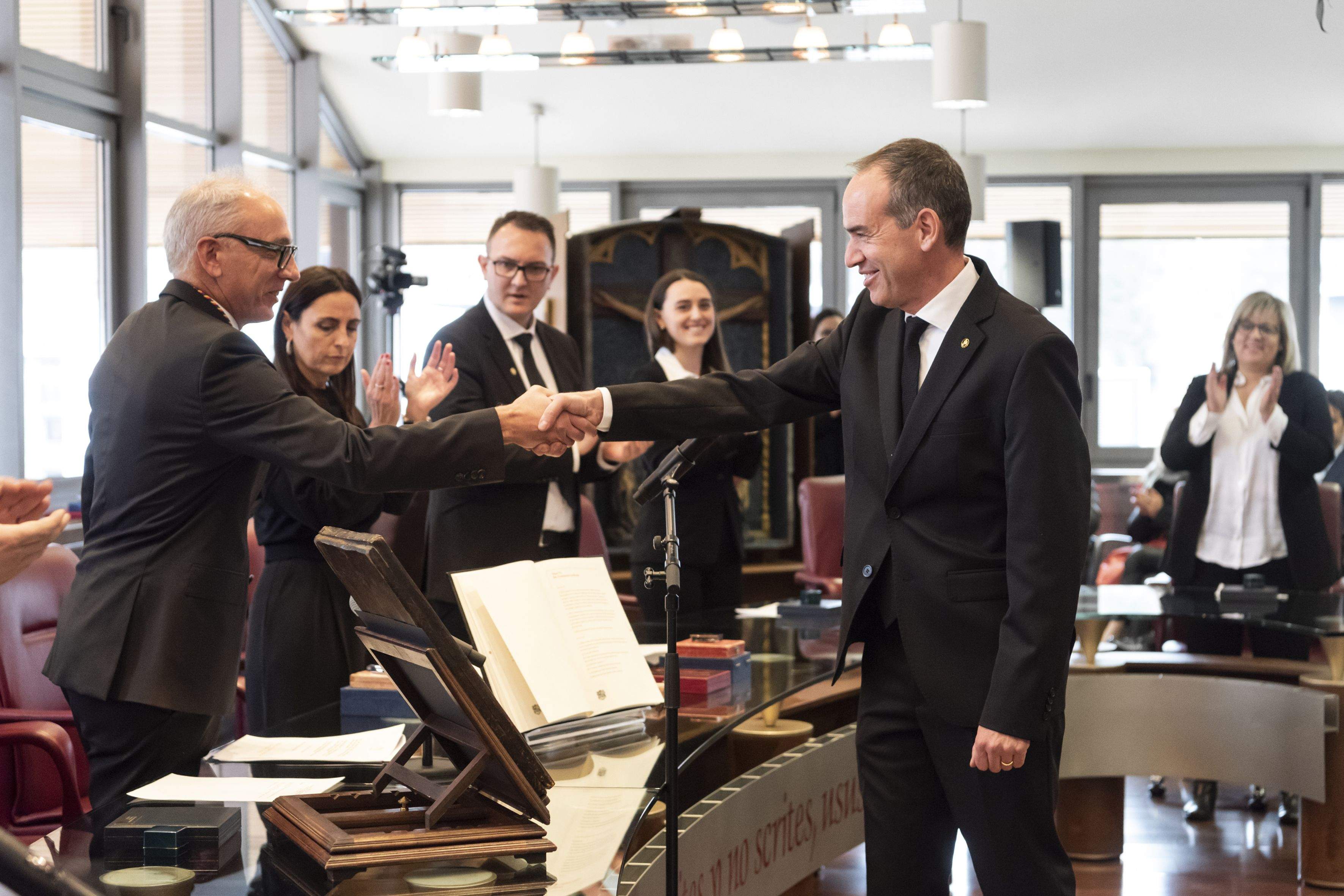 Jordi Alcobé saluda Francesc Camp. Jordi Alcobé saluda Francesc Camp.