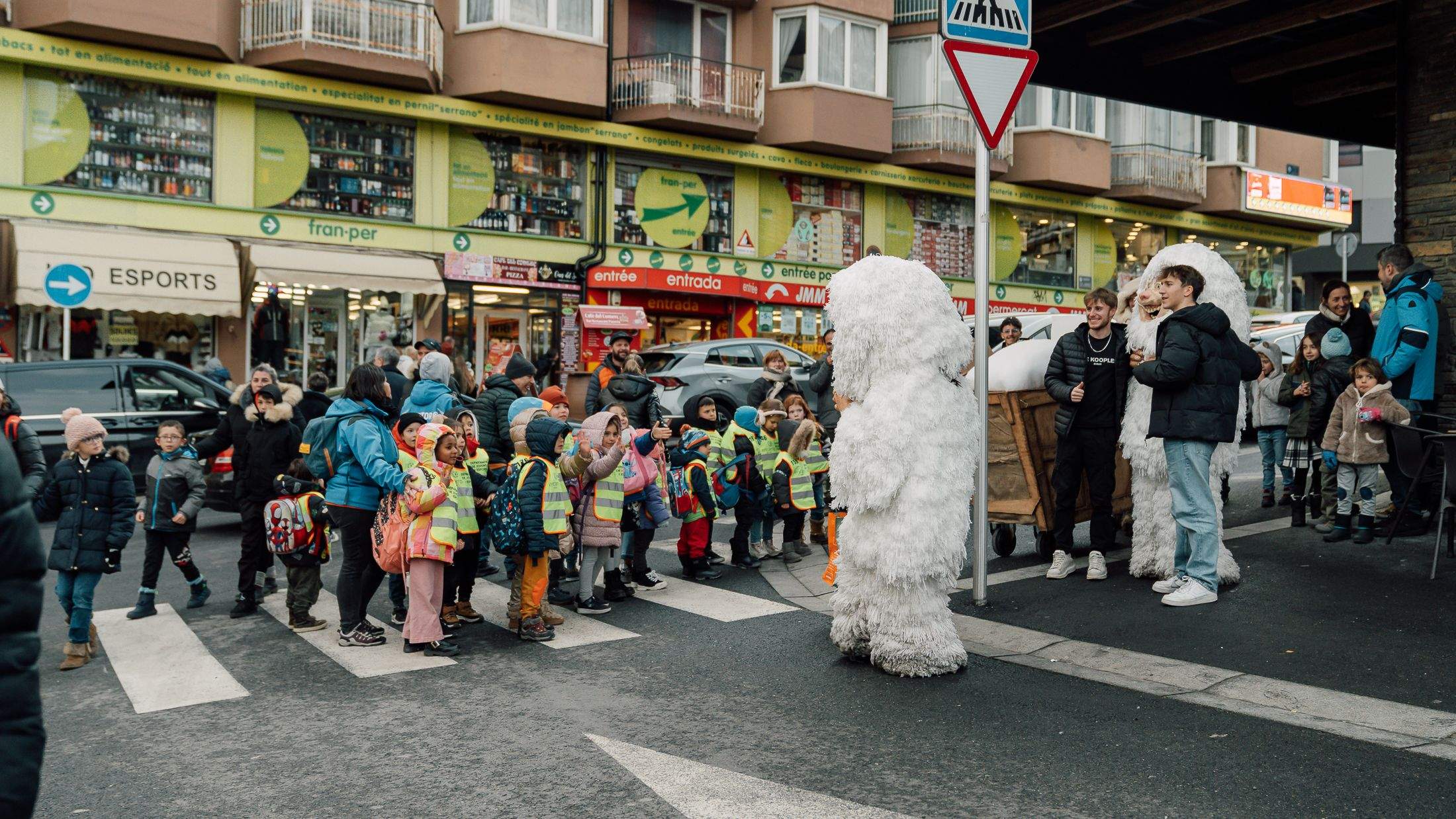 Un moment de l'espectacle itinerant 'Ietis'.