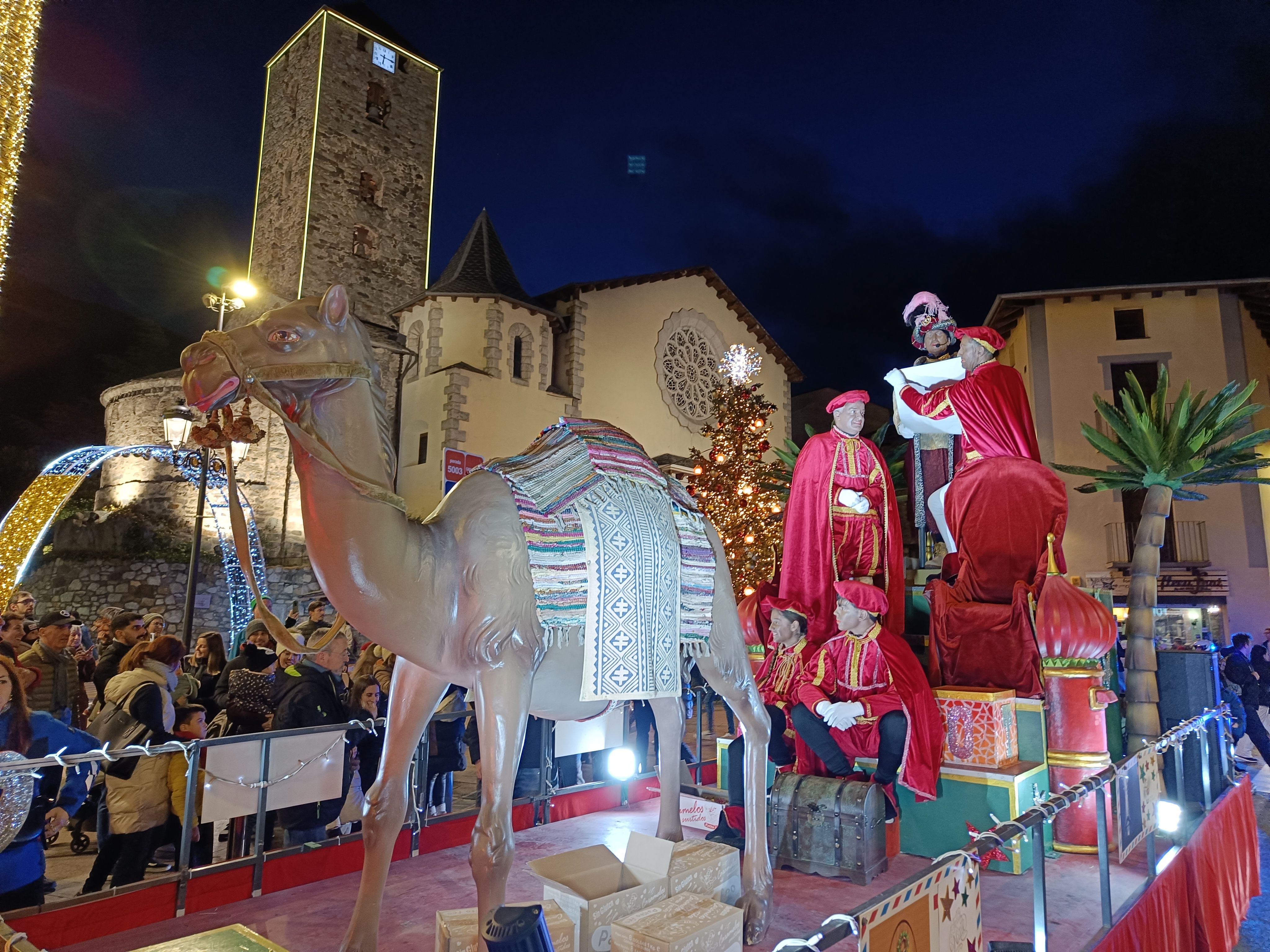 El Patge Reial llegeix un missatge de part dels Reis d'Orient. El Patge Reial llegeix un missatge de part dels Reis d'Orient.
