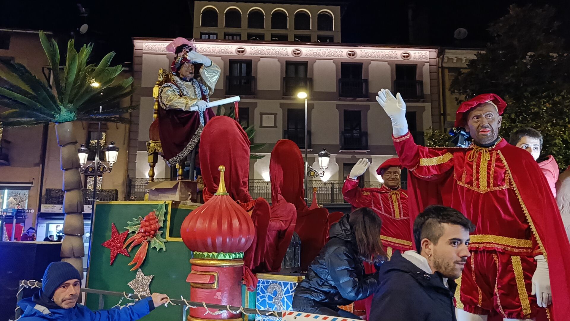Un instant de la desfilada del Patge Reial. Un instant de la desfilada del Patge Reial.