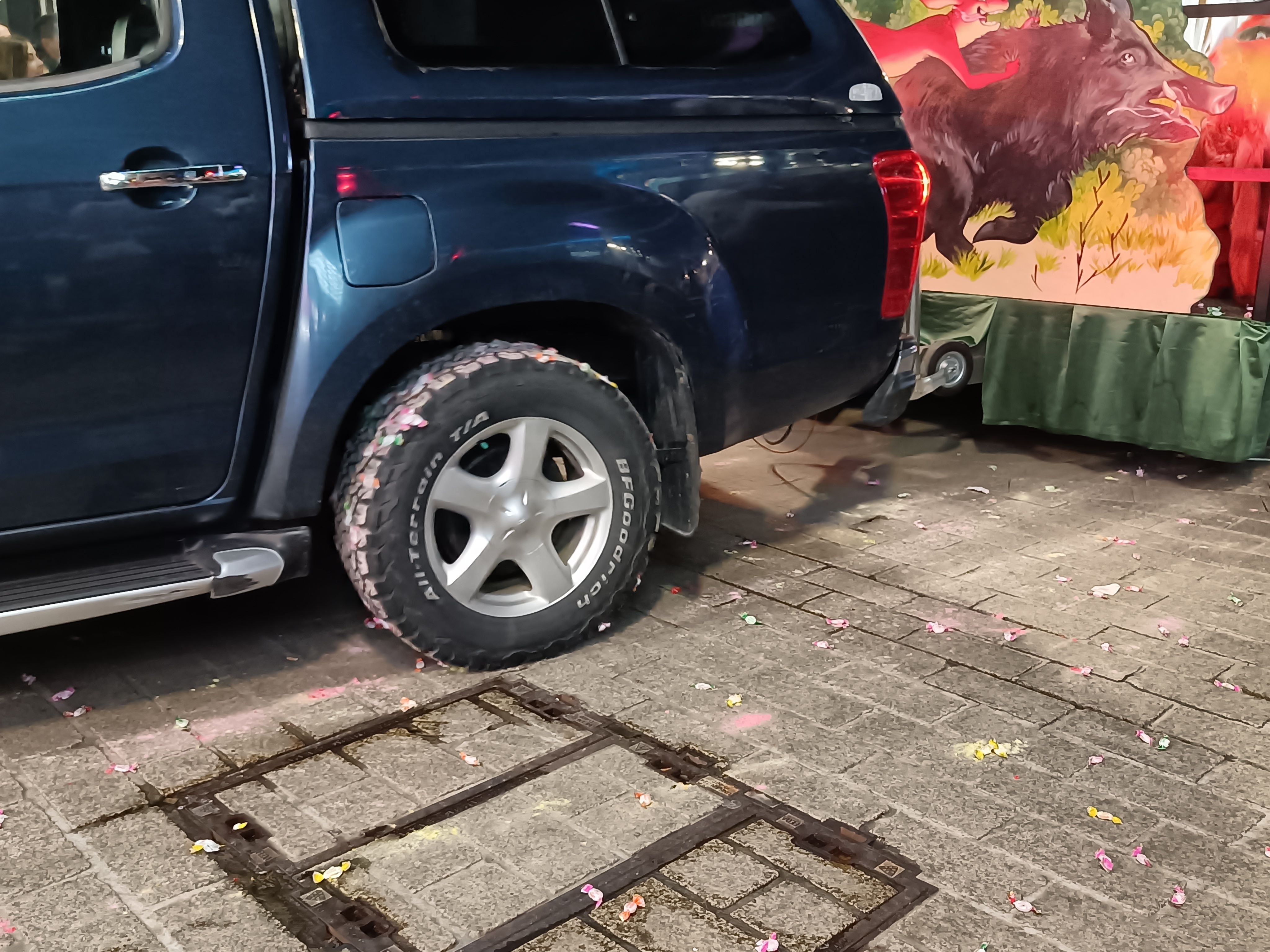 Multitud de caramels han acabat aixafats. Multitud de caramels han acabat aixafats.