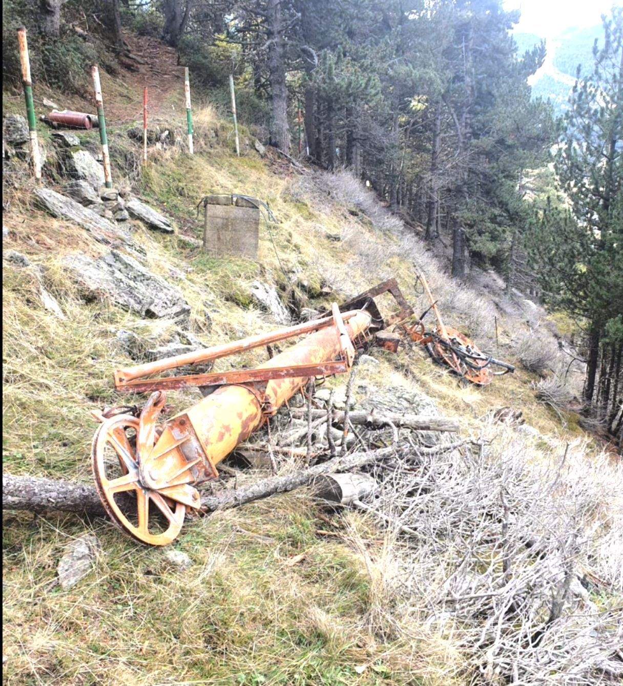 Una de les pilones del teleesquí de la Vall d'Incles.