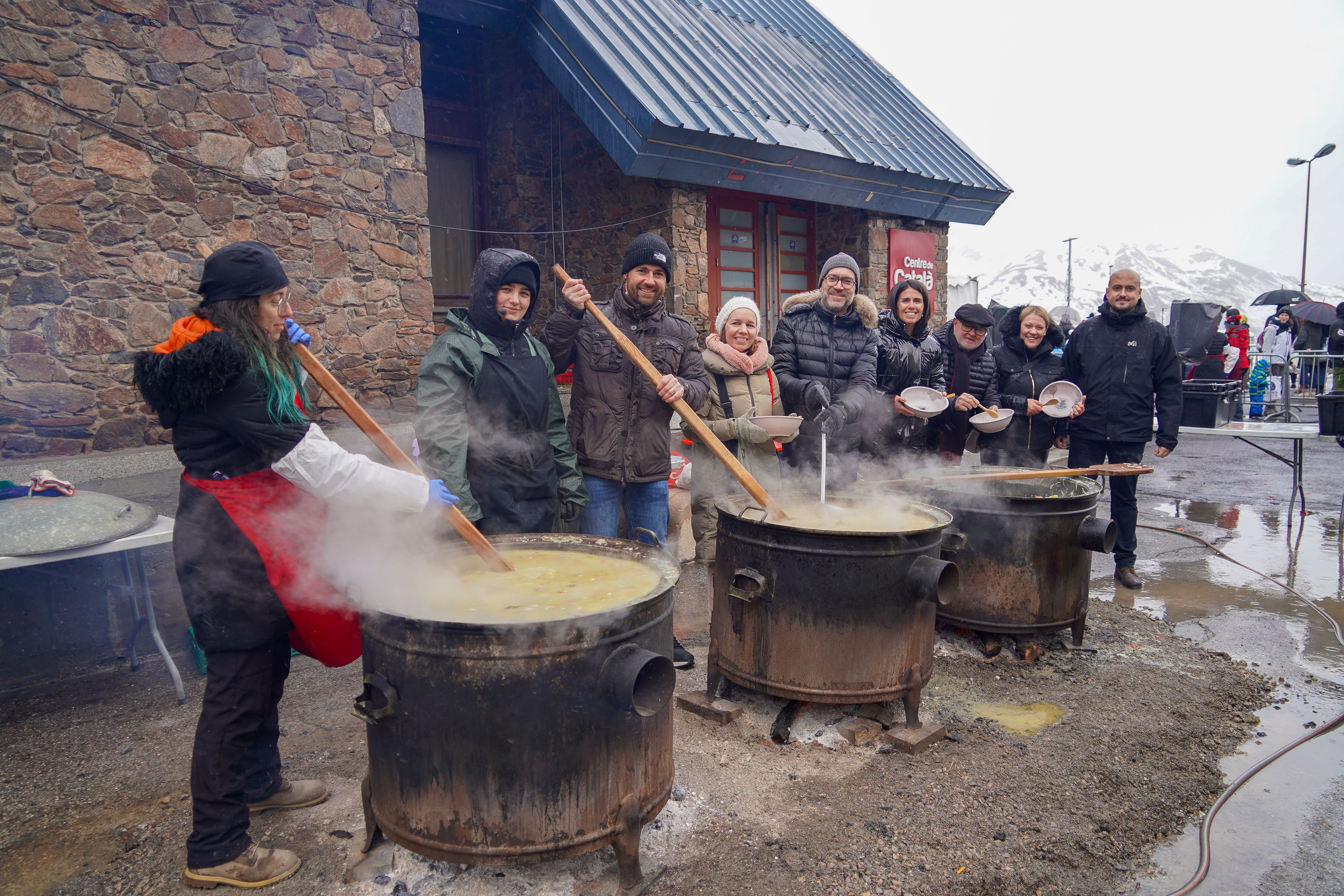 El Pas de la Casa també ha celebrat l'escudella de Sant Antoni. El Pas de la Casa també ha celebrat l'escudella de Sant Antoni.