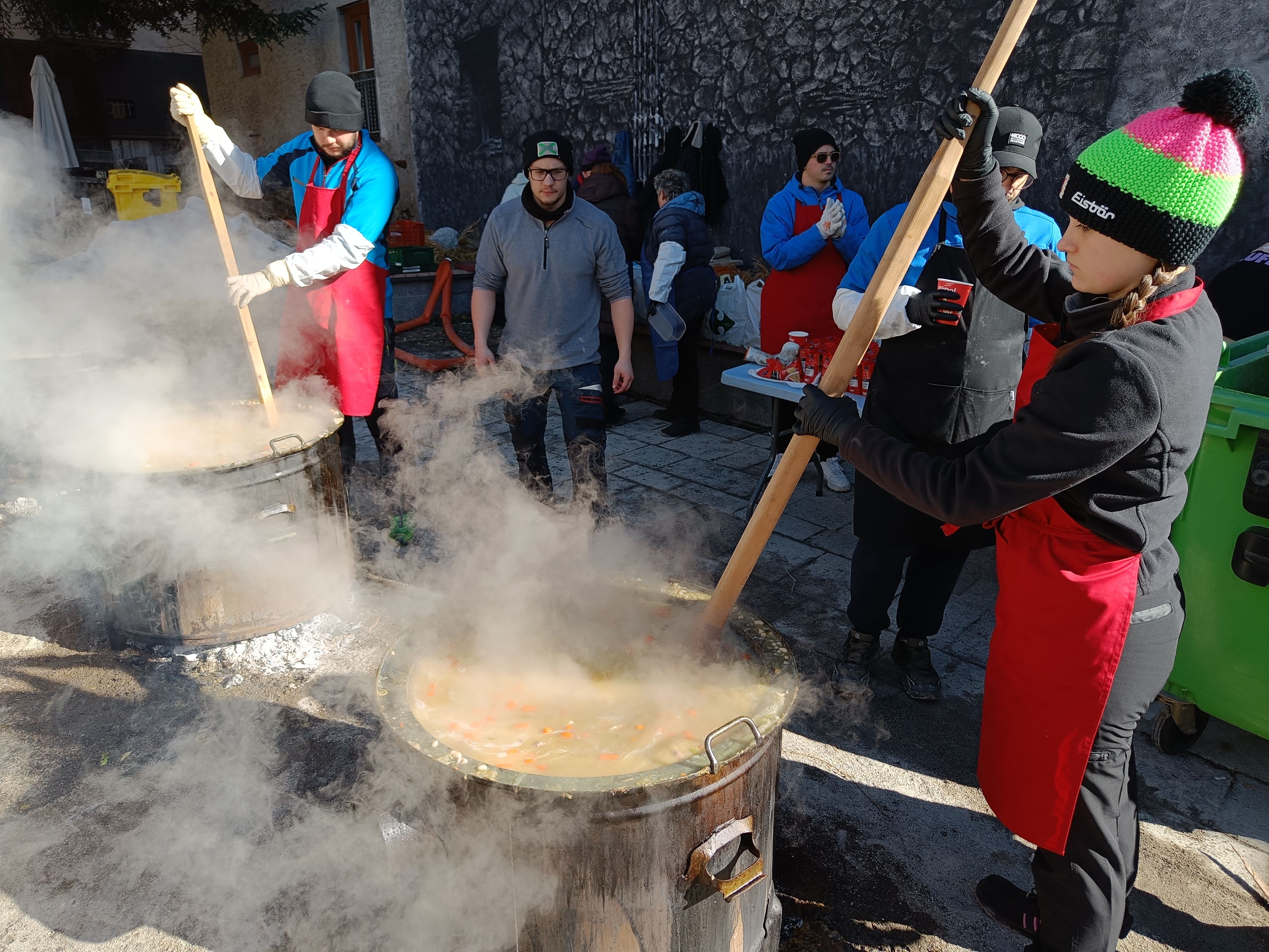 Acabant de preparar l'escudella.