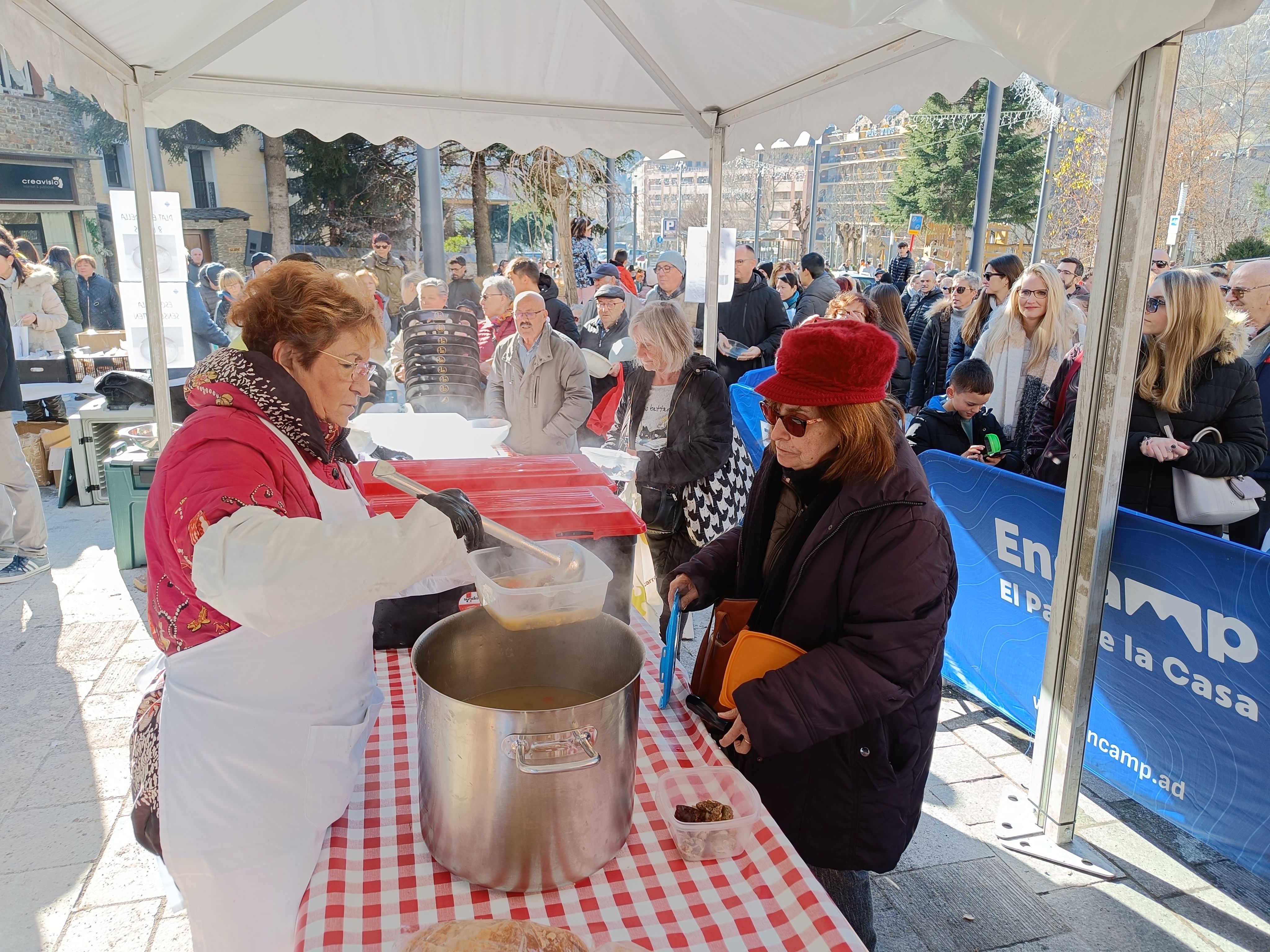 Repartiment de l'escudella.