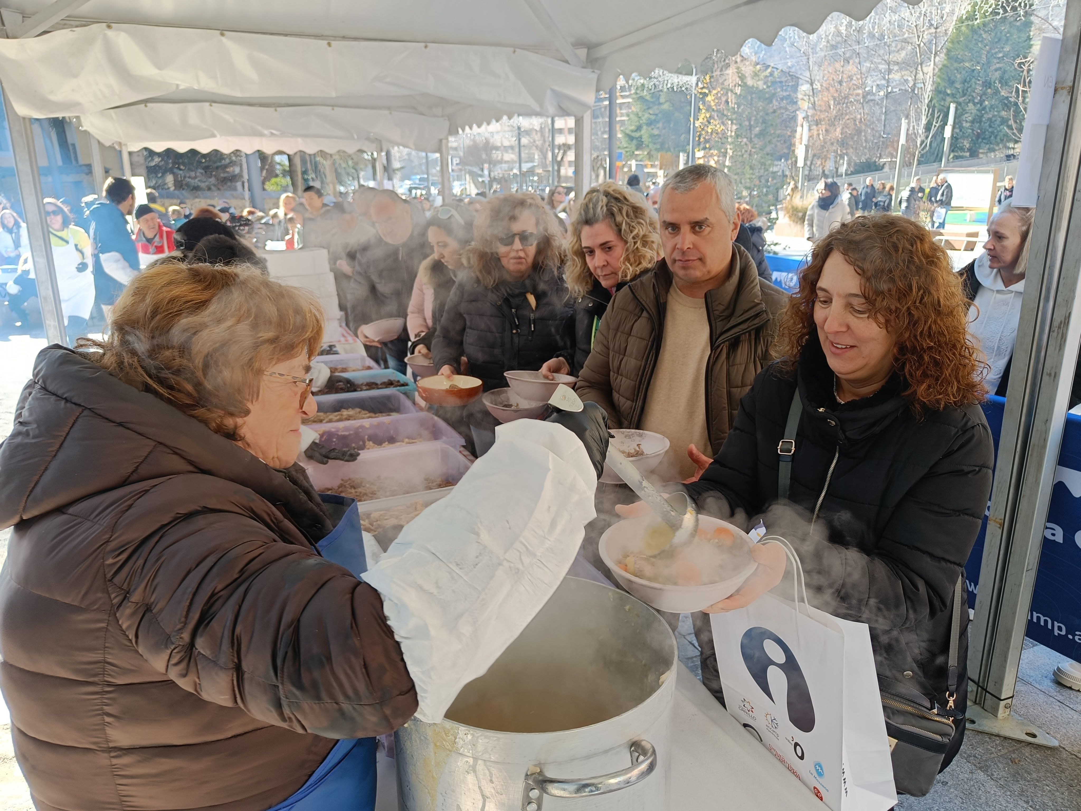 Repartiment de l'escudella.