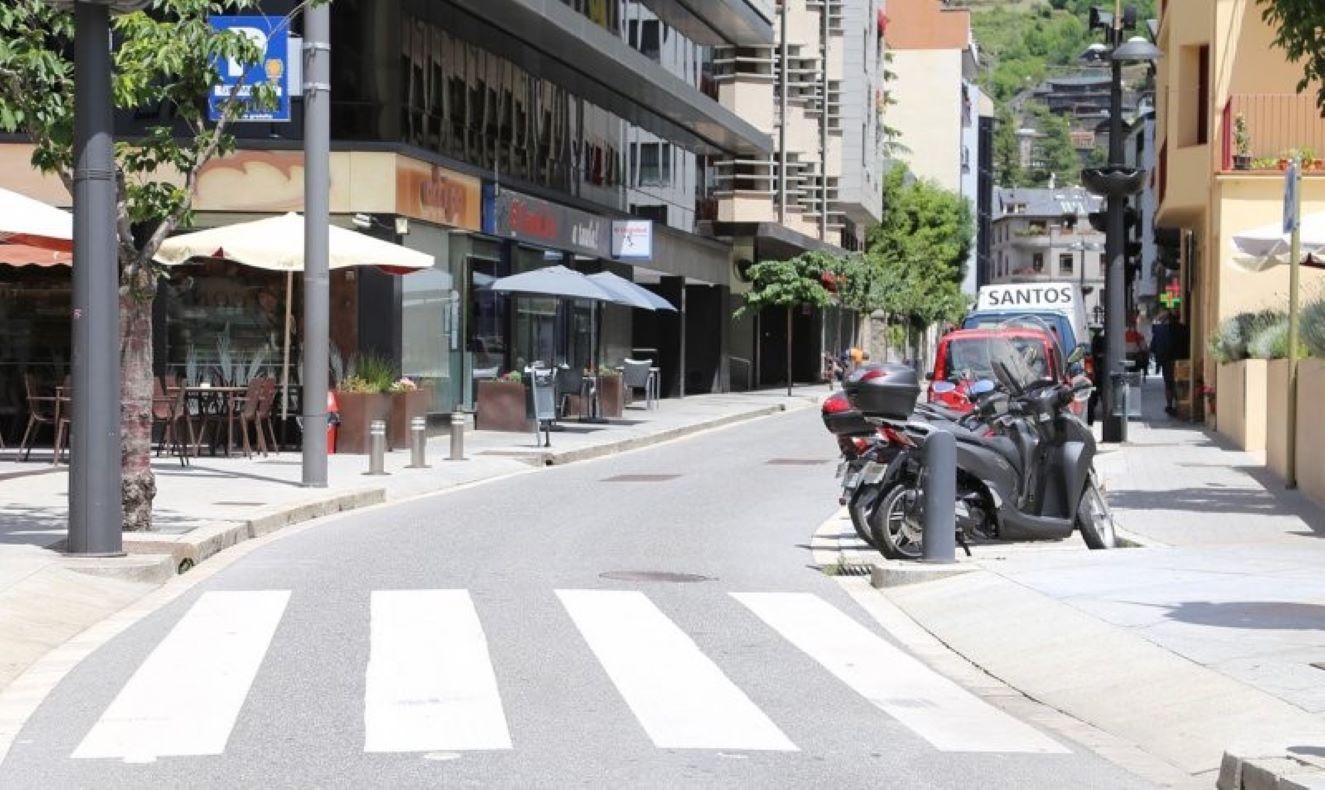 L'avinguda Verge de Canòlich de Sant Julià de Lòria.