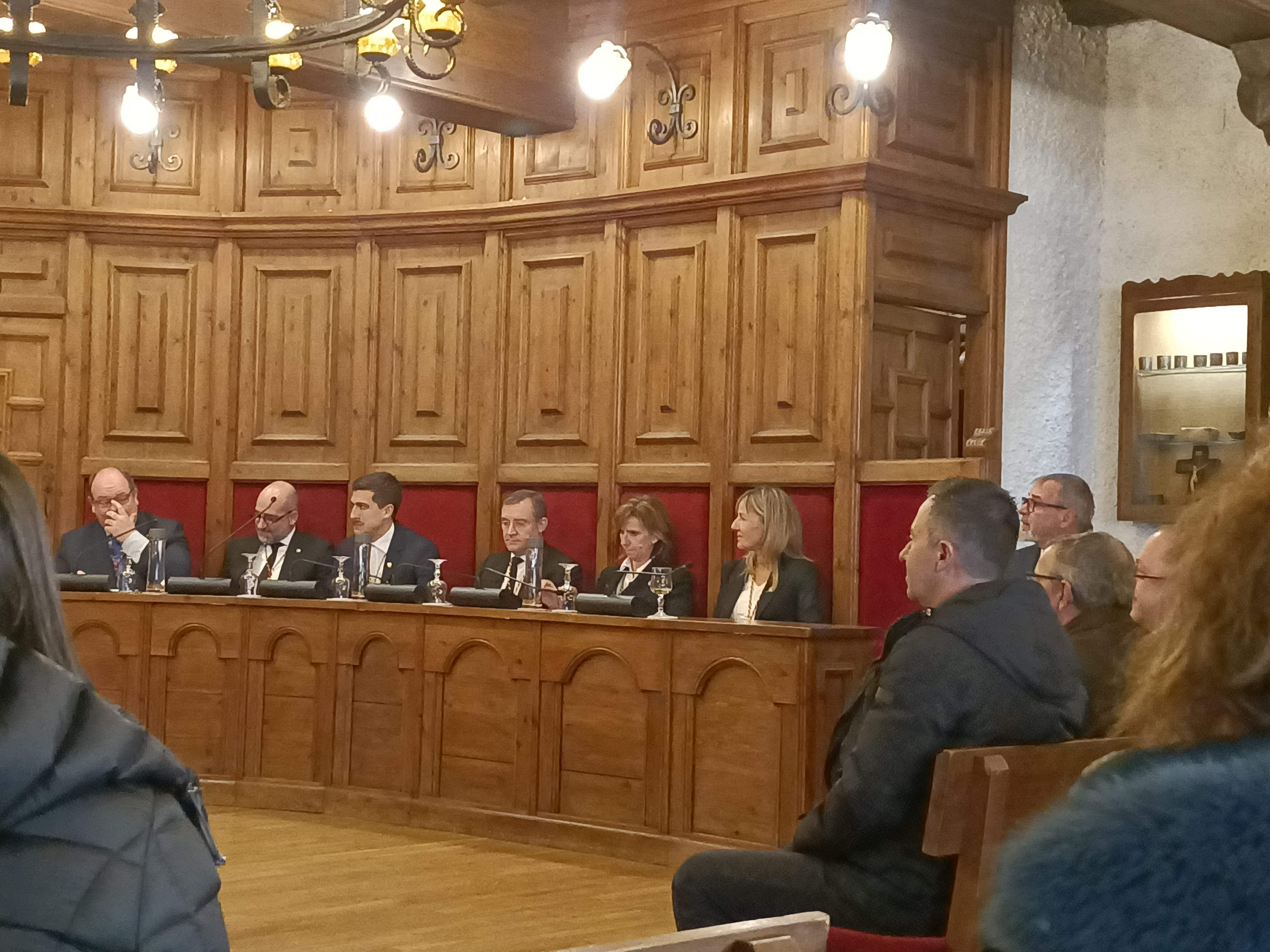 Mireia Codina i Josep Majoral en una sessió de comú.