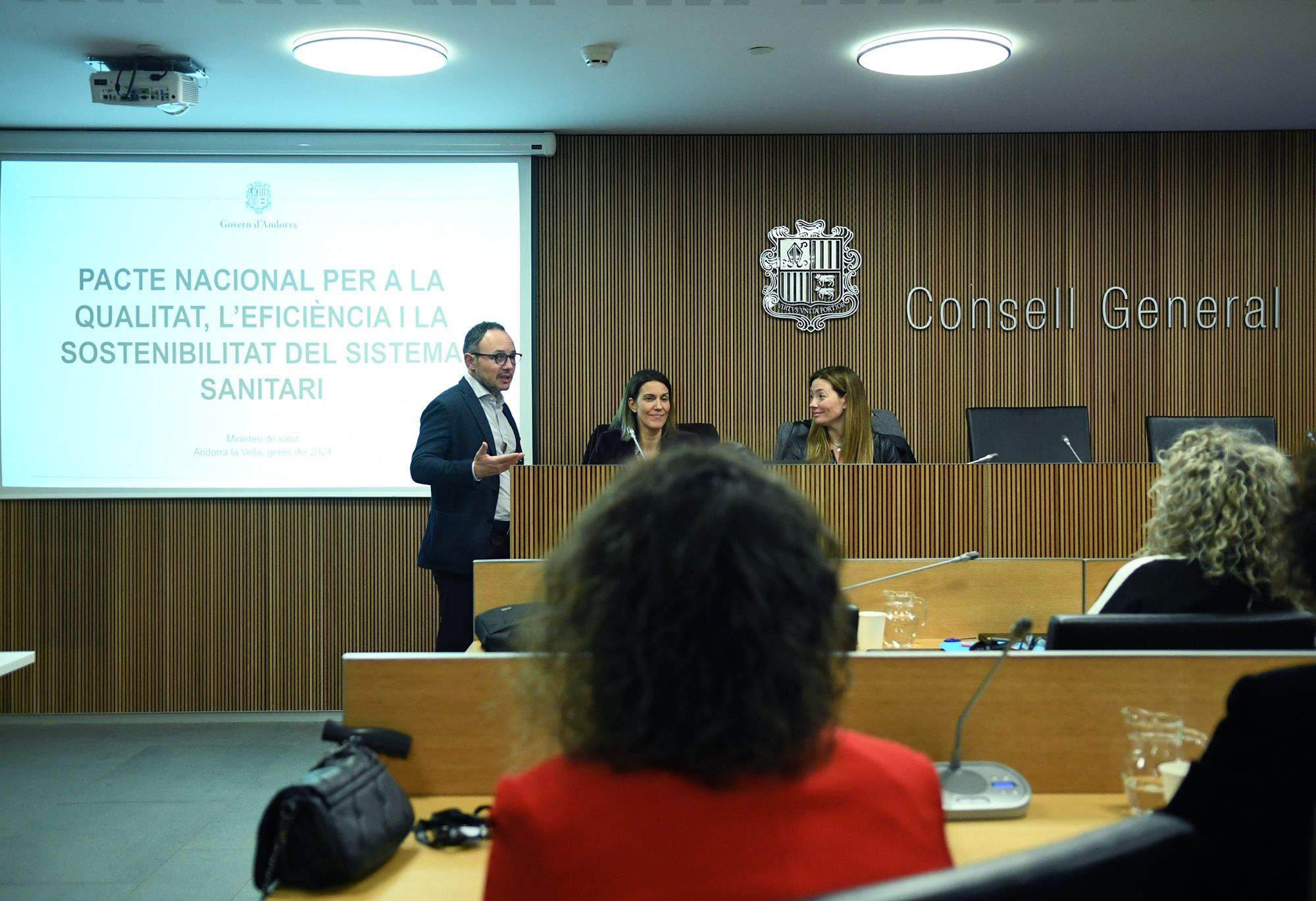 Presentació del pacte nacional als grups polítics a la seu parlamentària.