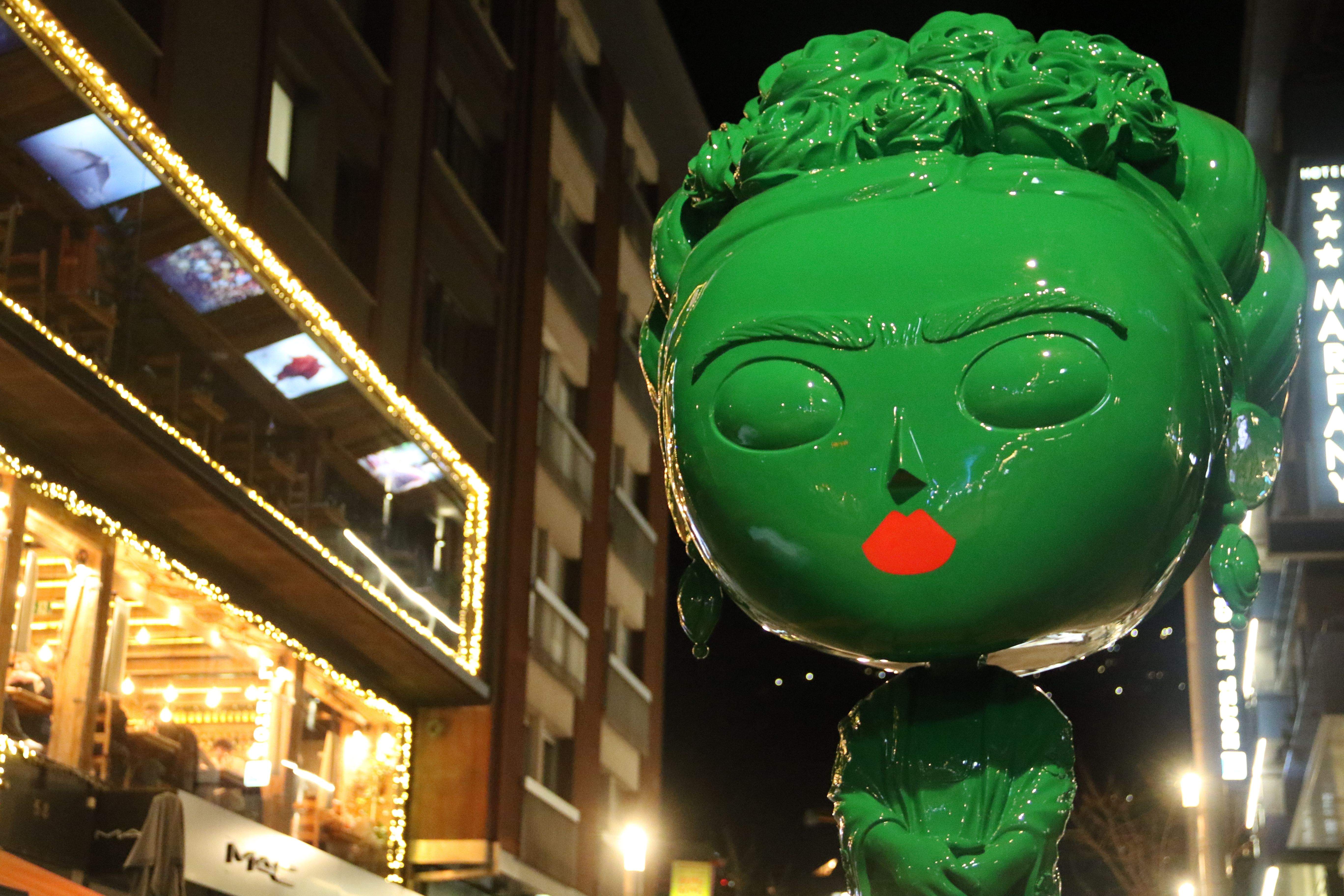 Les escultures de Frida Kahlo ja llueixen a Carlemany.