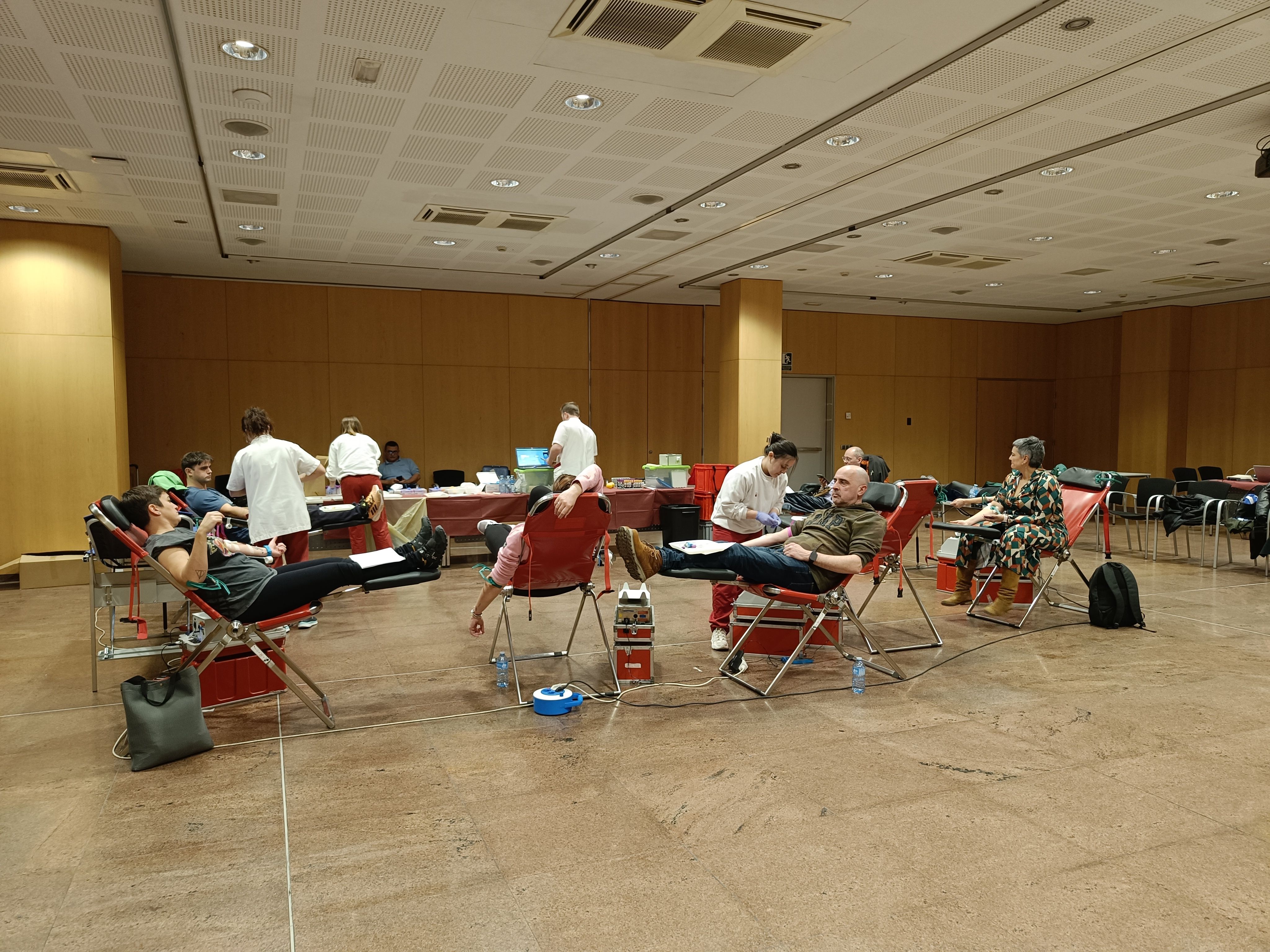 Donants de sang al Centre de Congressos d'Andorra la Vella.