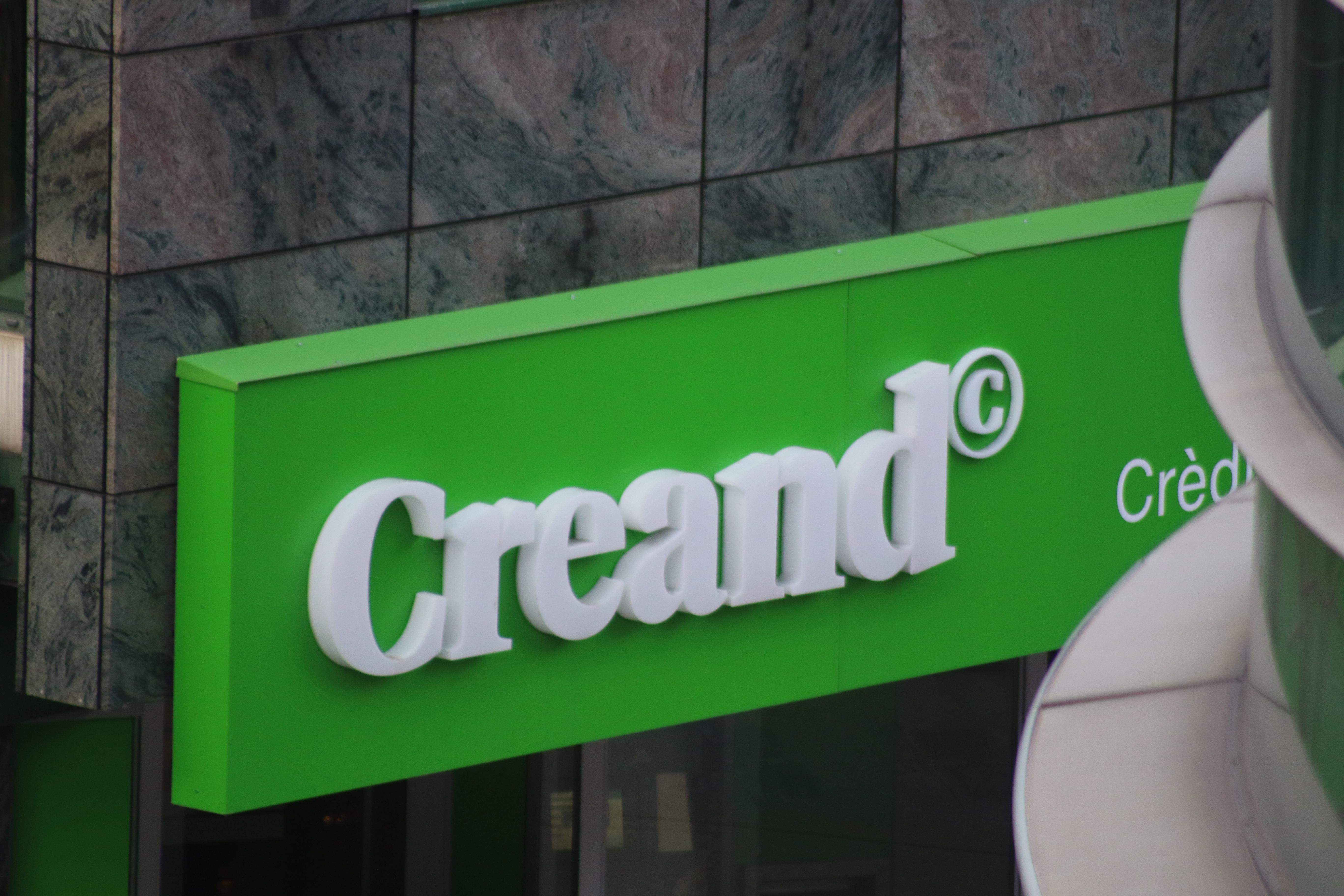 El rètol d'una oficina de Creand.