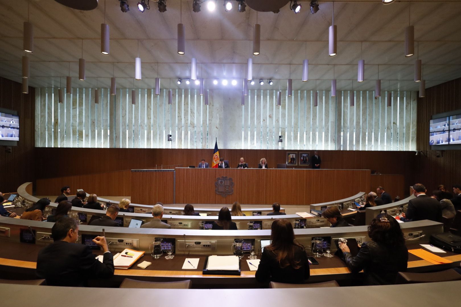 Els consellers generals, durant la sessió que va servir per aprovar el pressupost i, de retruc, la condonació.