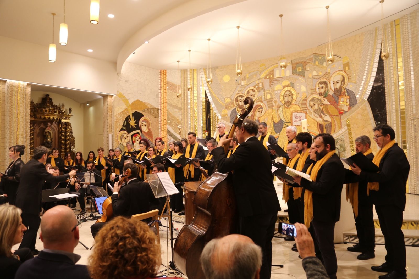 Primers compassos de la missa en Do menor de Mozart.