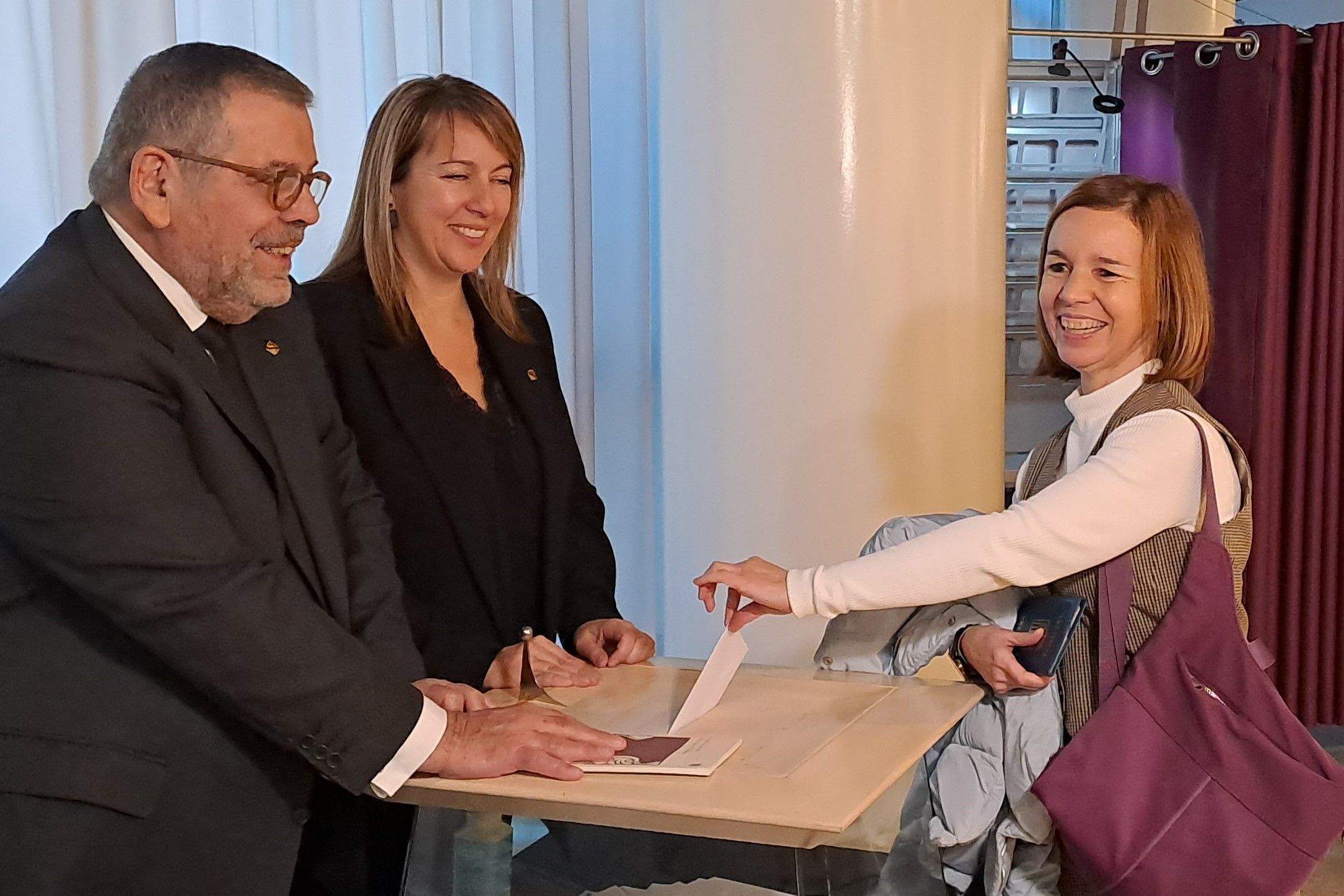 Marta Pujol, votant el dia de les comunals.