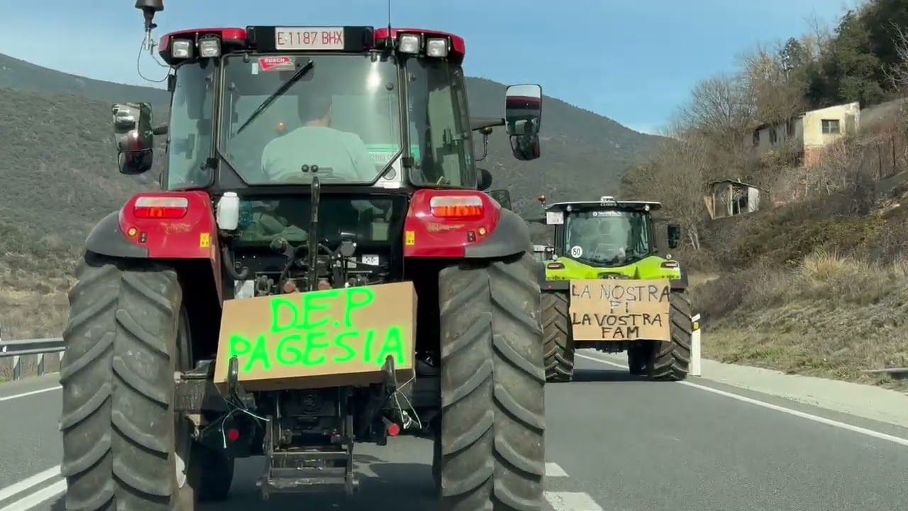 Els tractors enfilant l'N-145