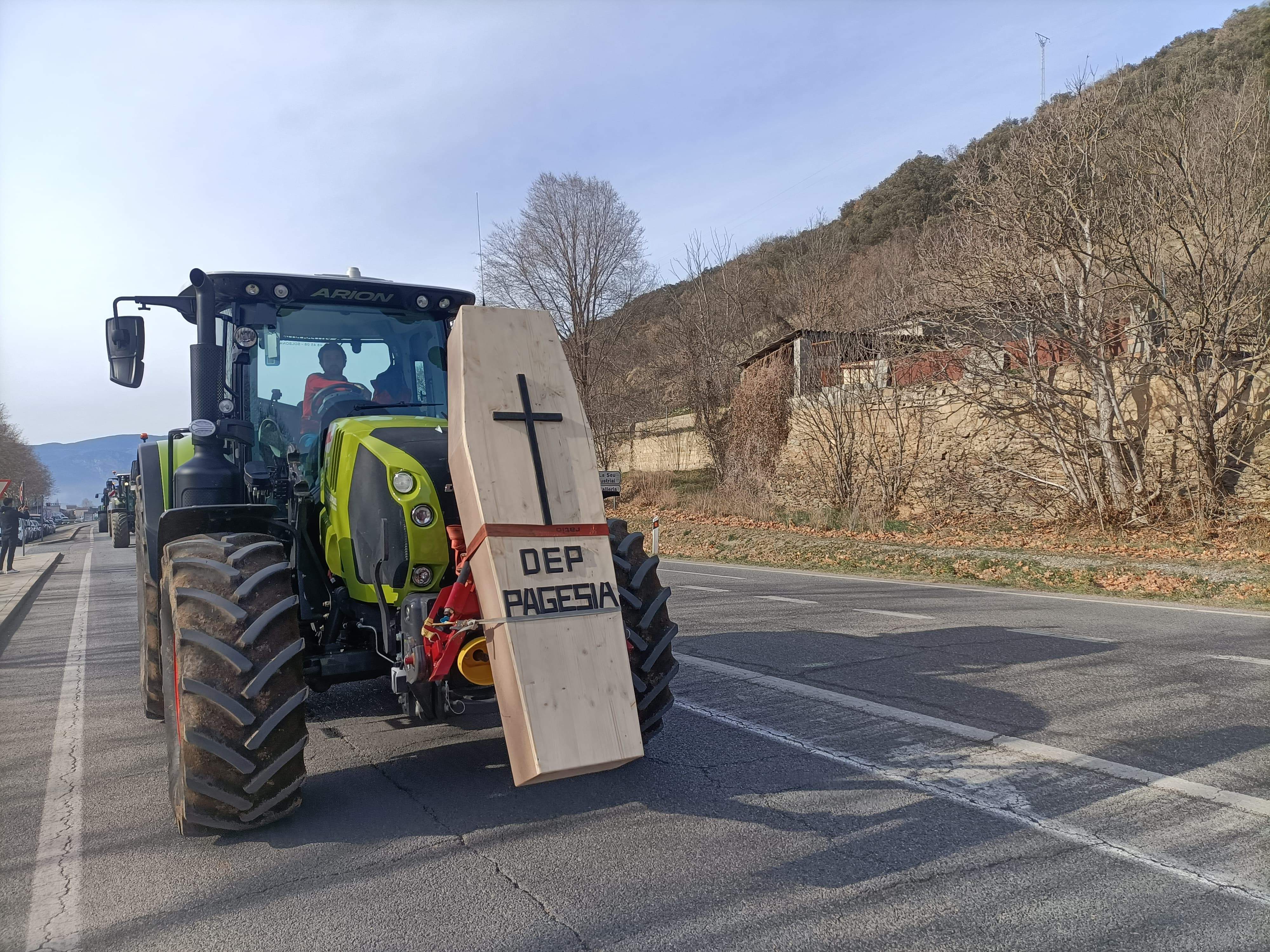 Mobilització dels pagesos de l'Alt Urgell i la Cerdanya per l'N-145 i l'N'260.