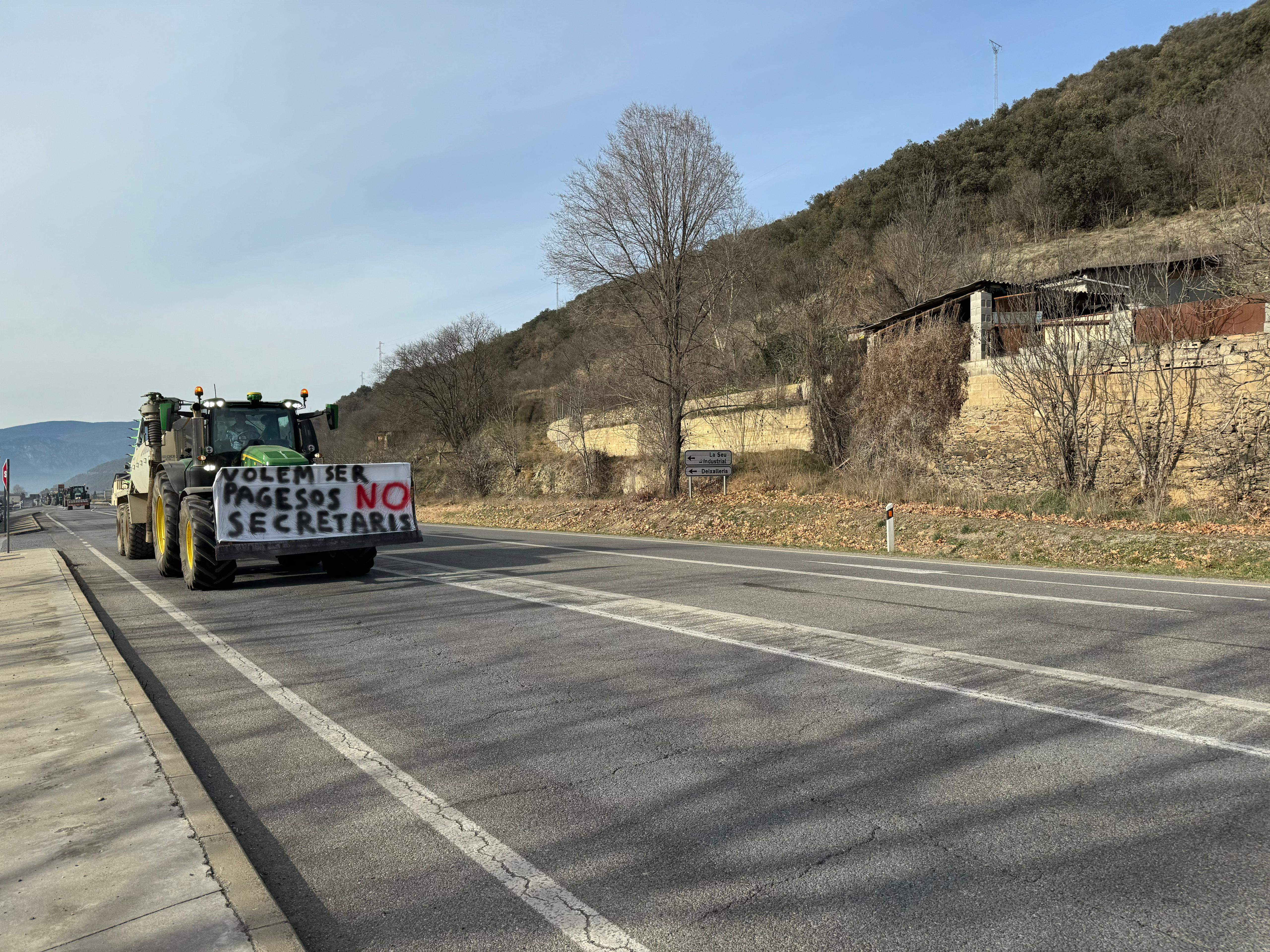 Mobilització dels pagesos de l'Alt Urgell i la Cerdanya per l'N-145 i l'N'260.