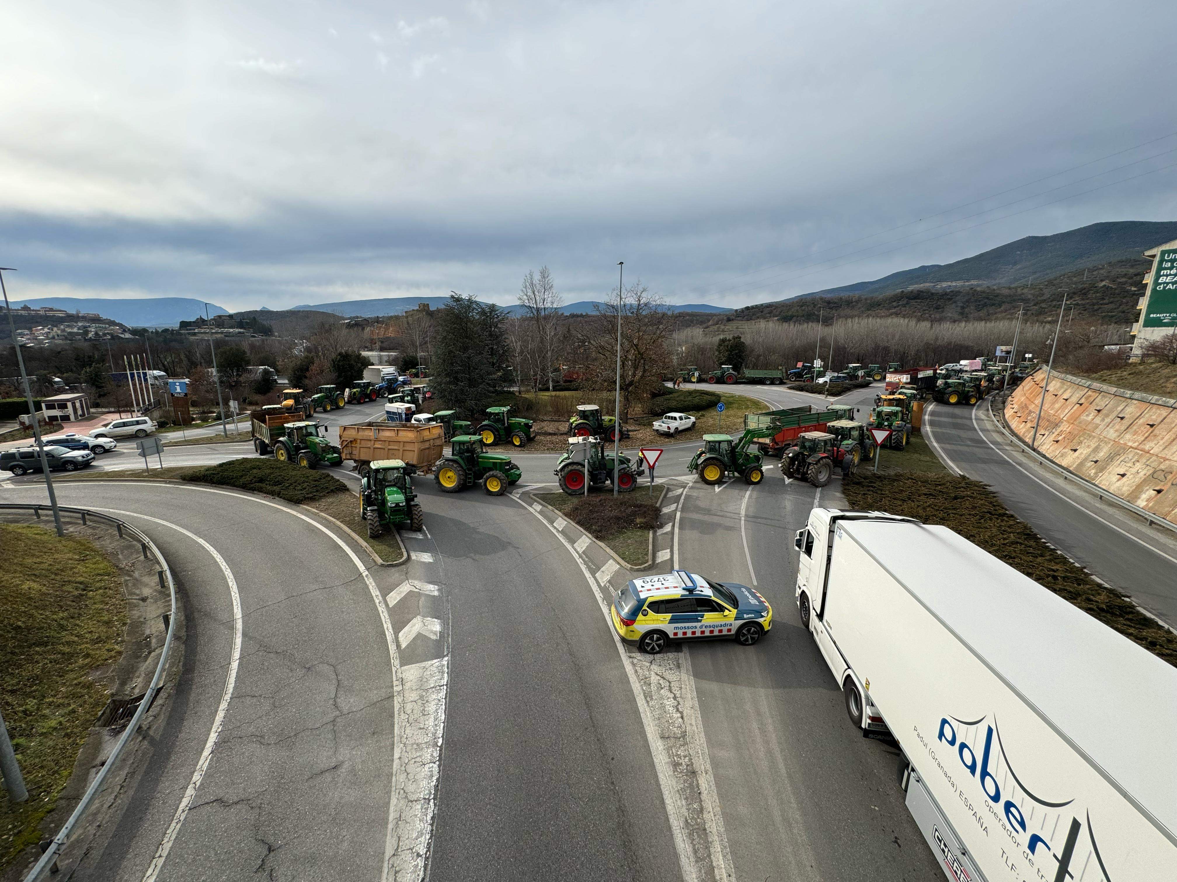 La sortida de la Seu d'Urgell col·lapsada