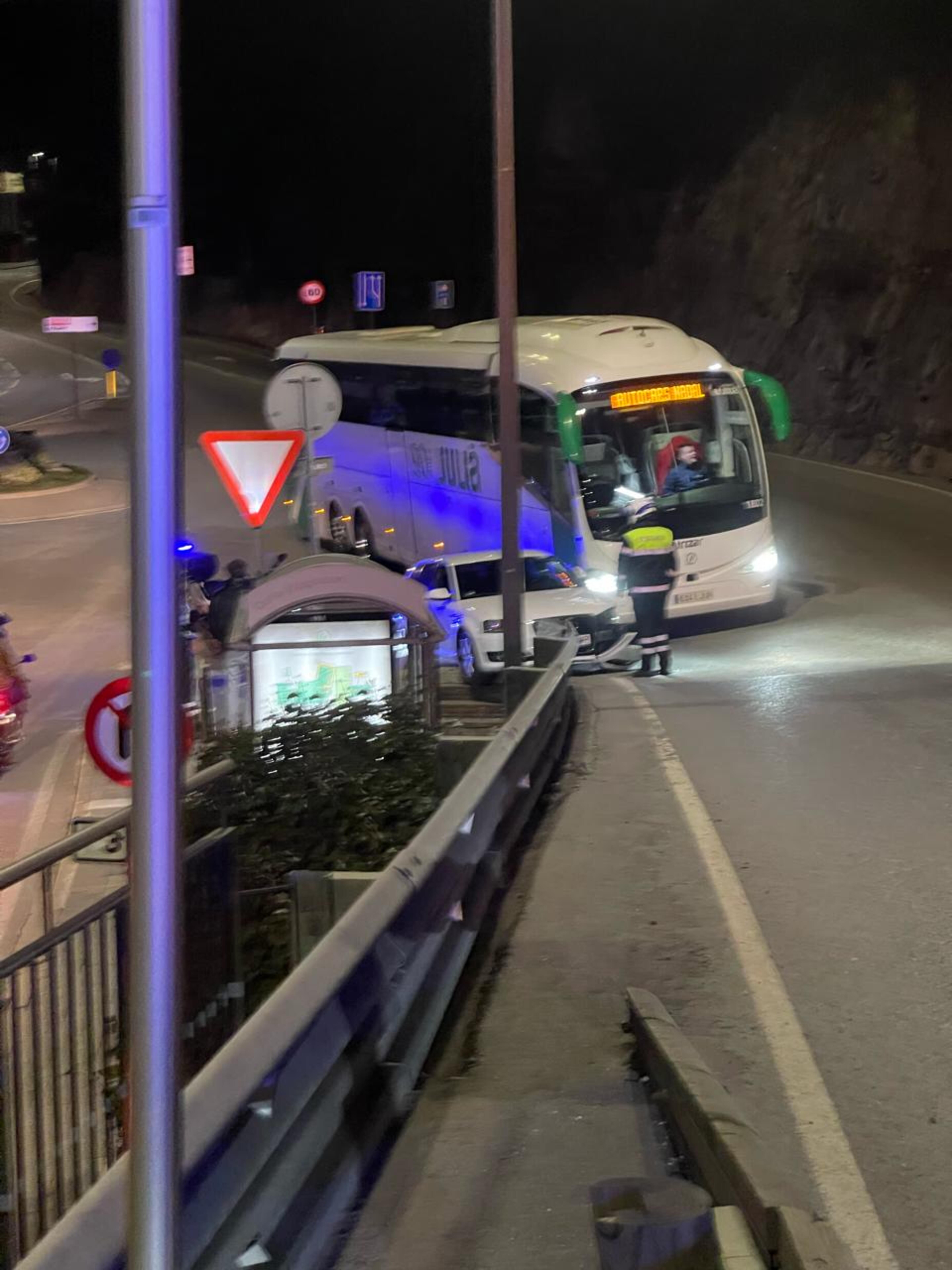 Els dos vehicles 'enganxats'.