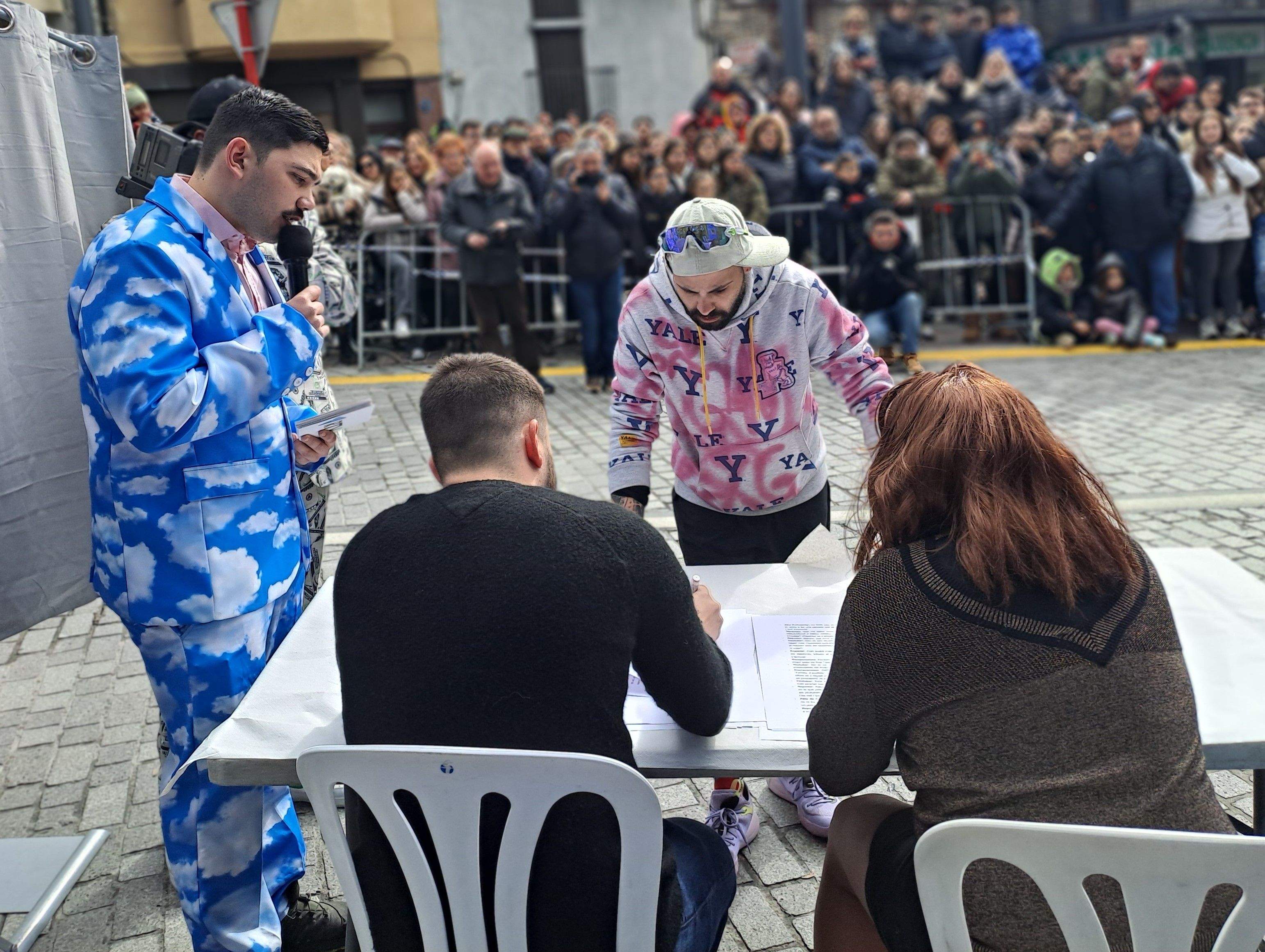 Un 'youtuber' aconsegueix participar en els comicis... Un 'youtuber' aconsegueix participar en els comicis...