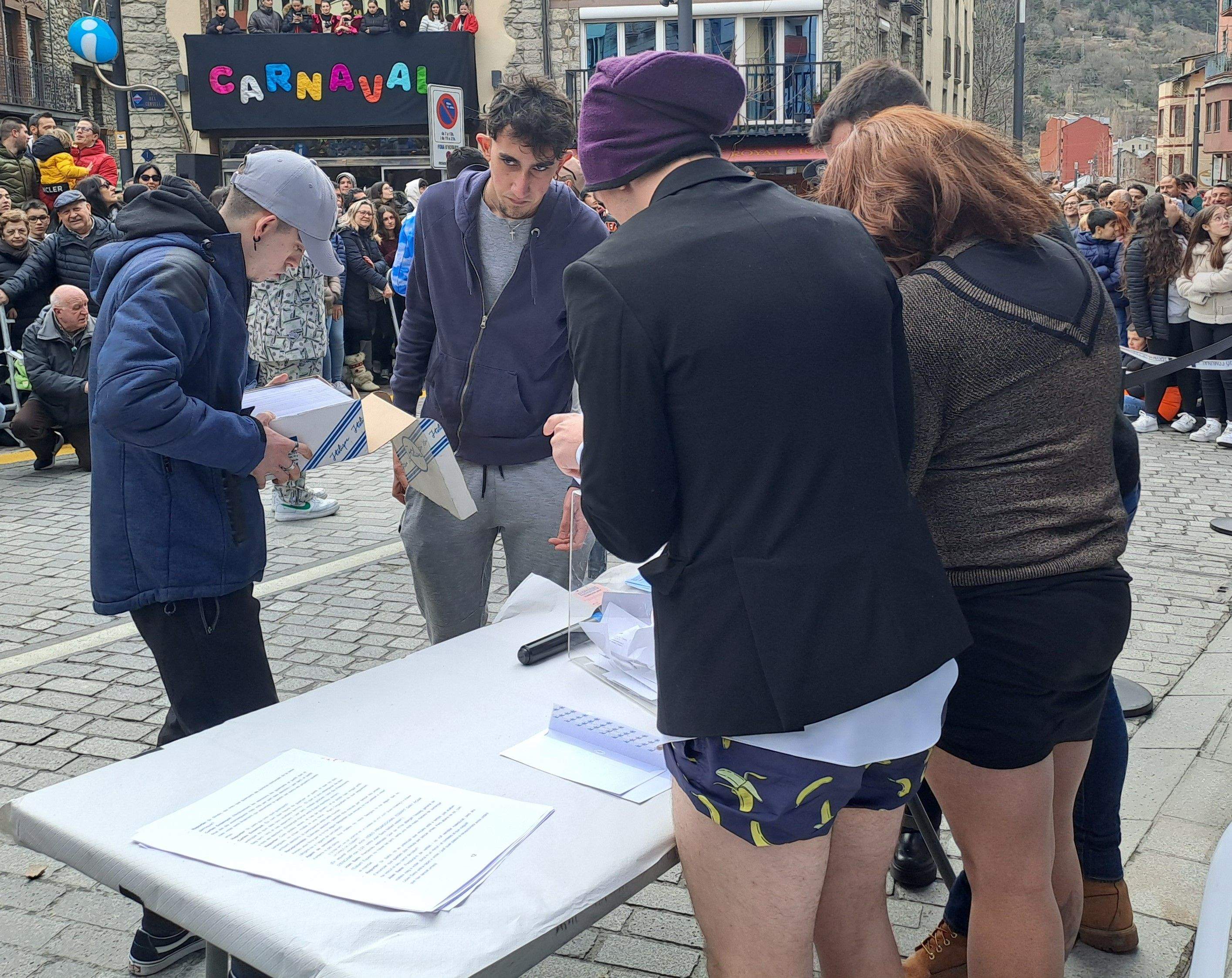 Un vot judicial sospitós. Un vot judicial sospitós.