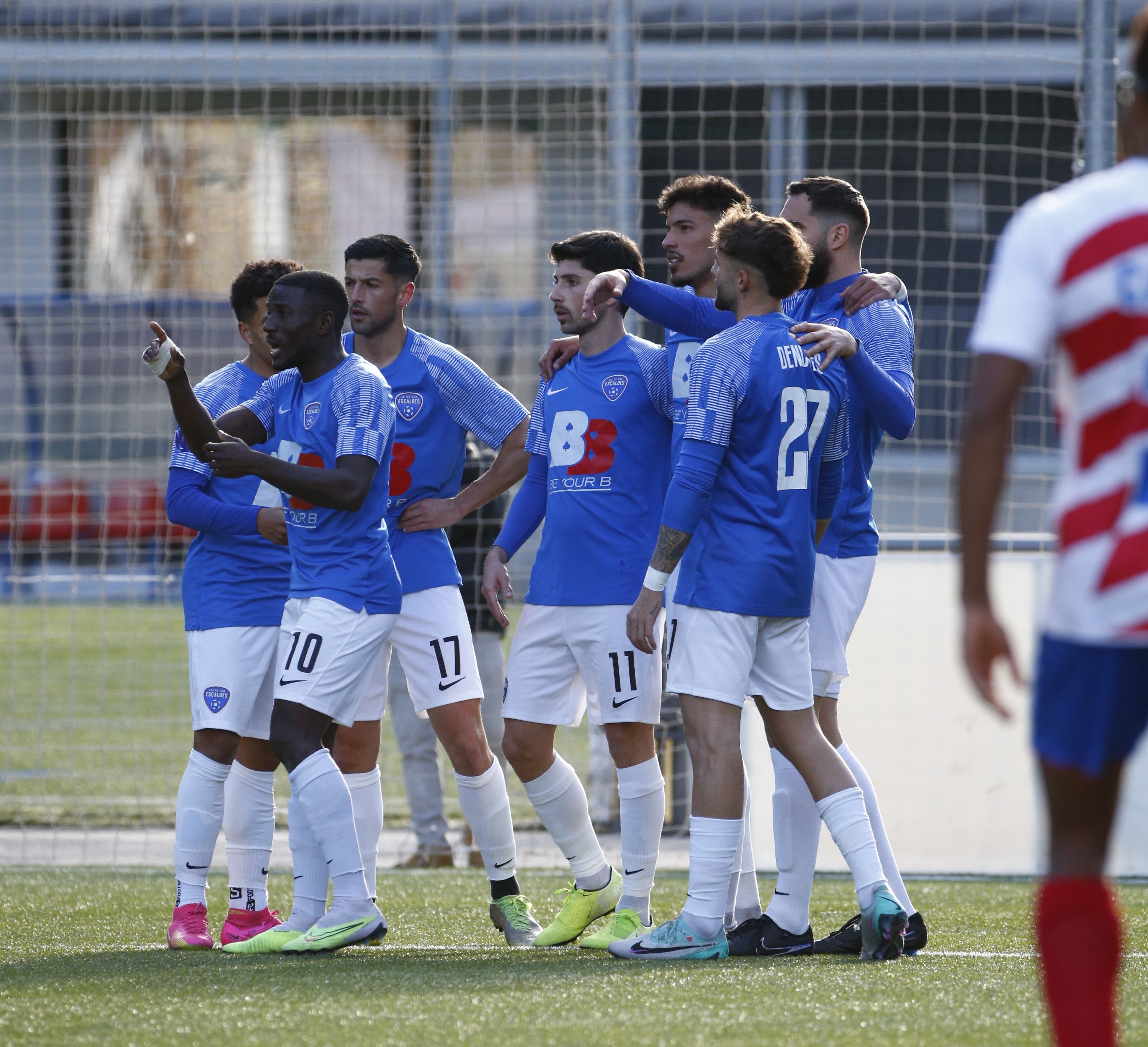 L'Atlètic Escaldes celebra un dels seus vuit gols.
