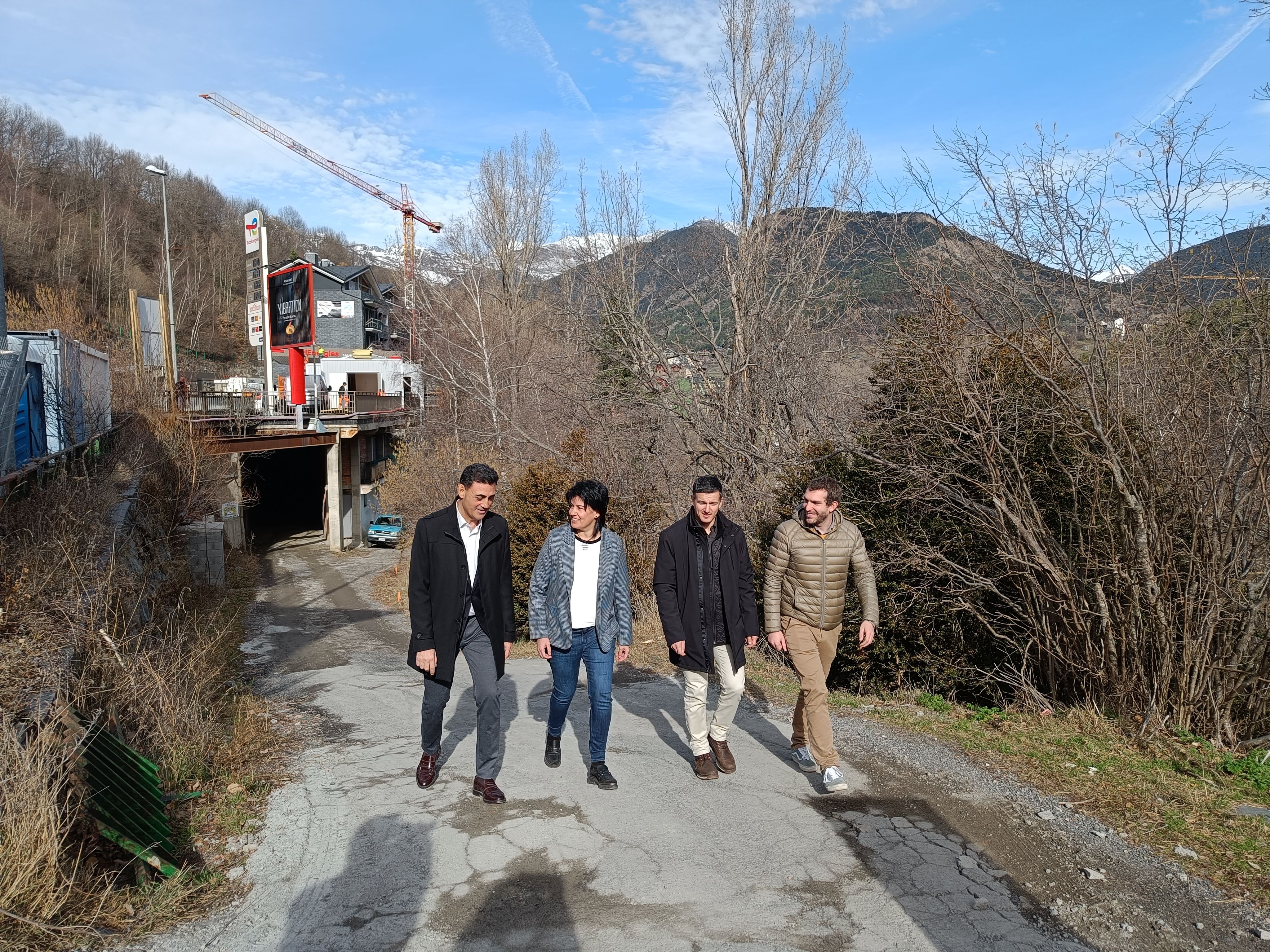 Les autoritats a al zona de la Serra de l'Honor aquest dijous. Les autoritats a al zona de la Serra de l'Honor aquest dijous.