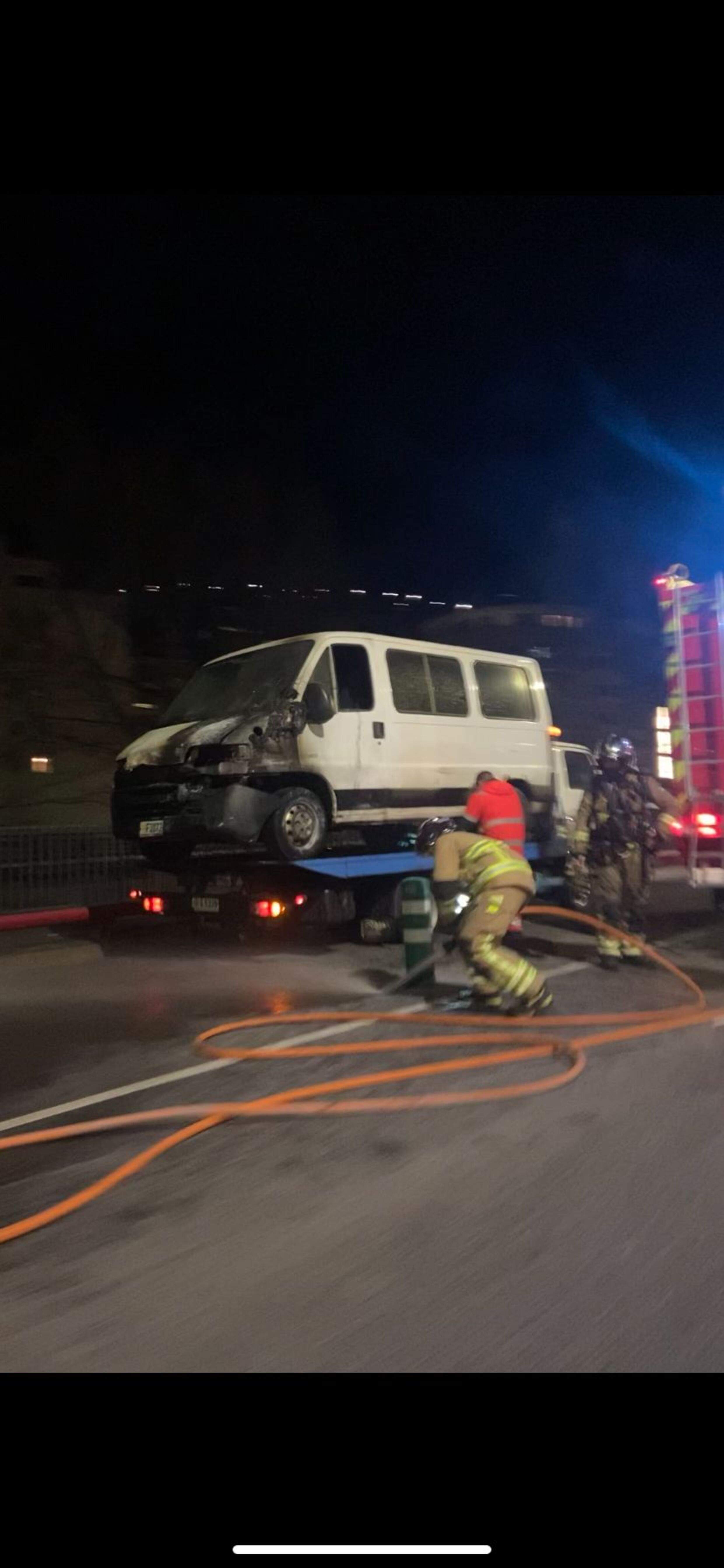 La furgoneta calcinada.