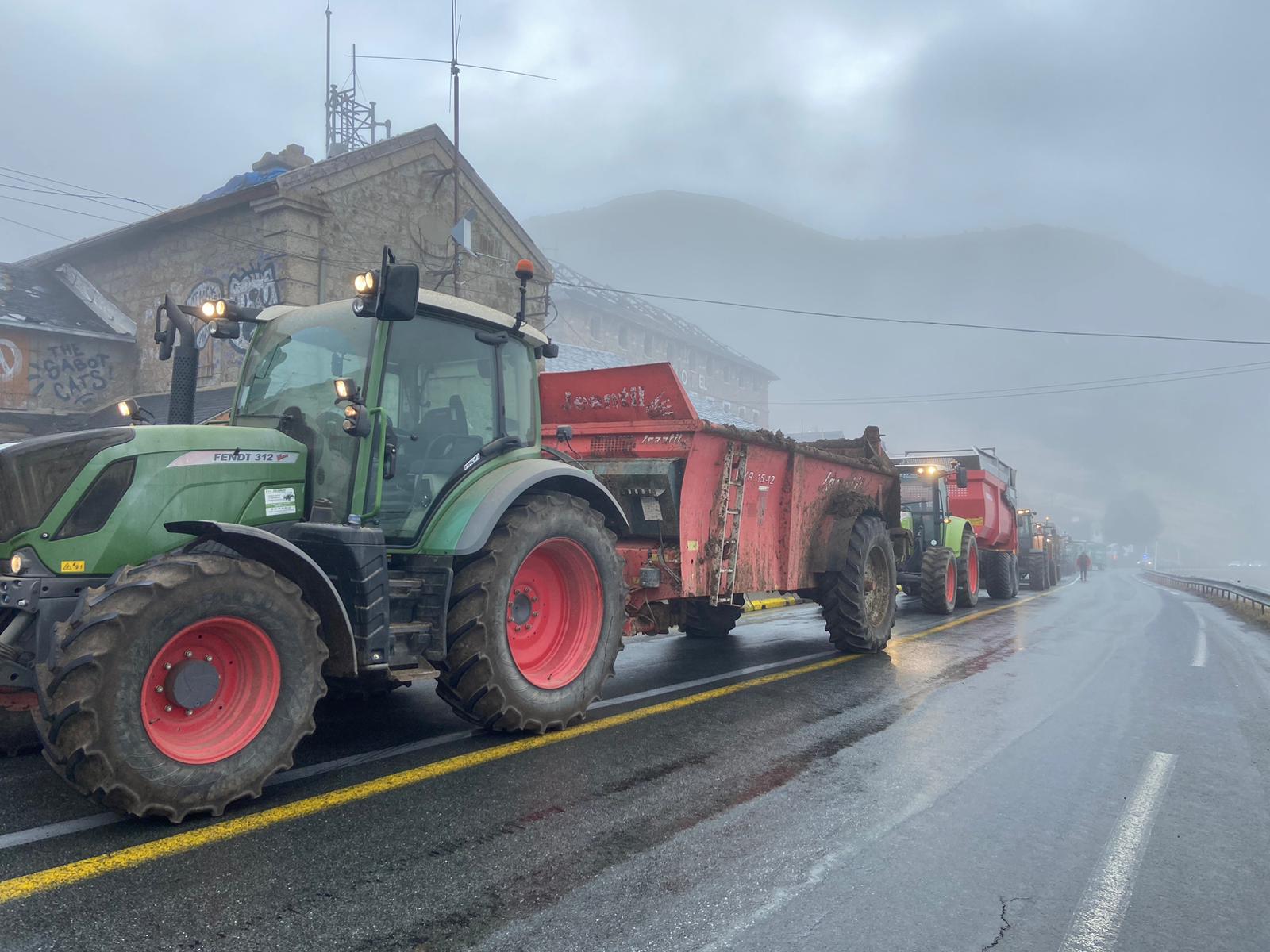 Més tractors que s'han sumat a la protesta.