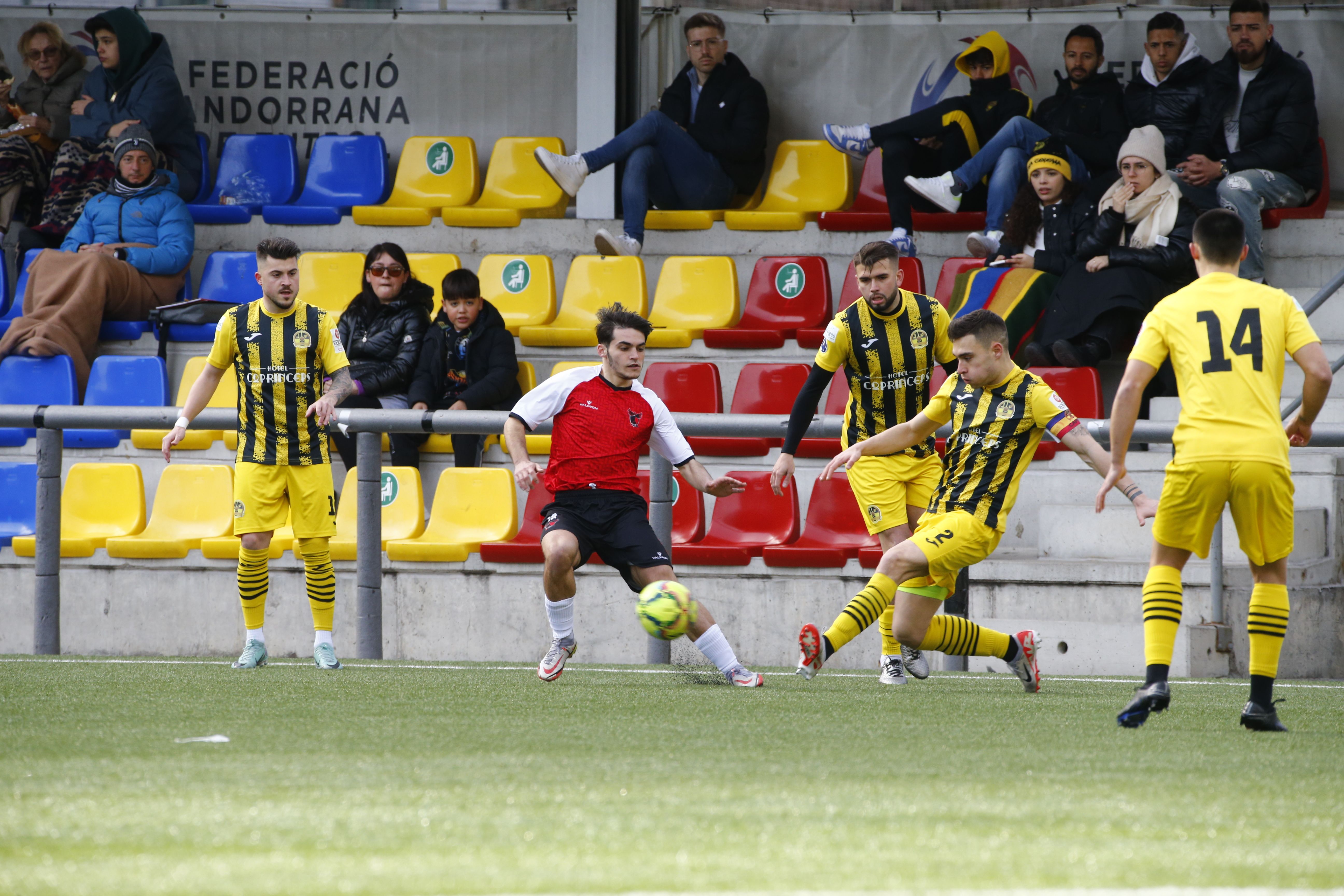 La UE Santa Coloma i la Penya Encarnada no han passat de l'empat a zero.