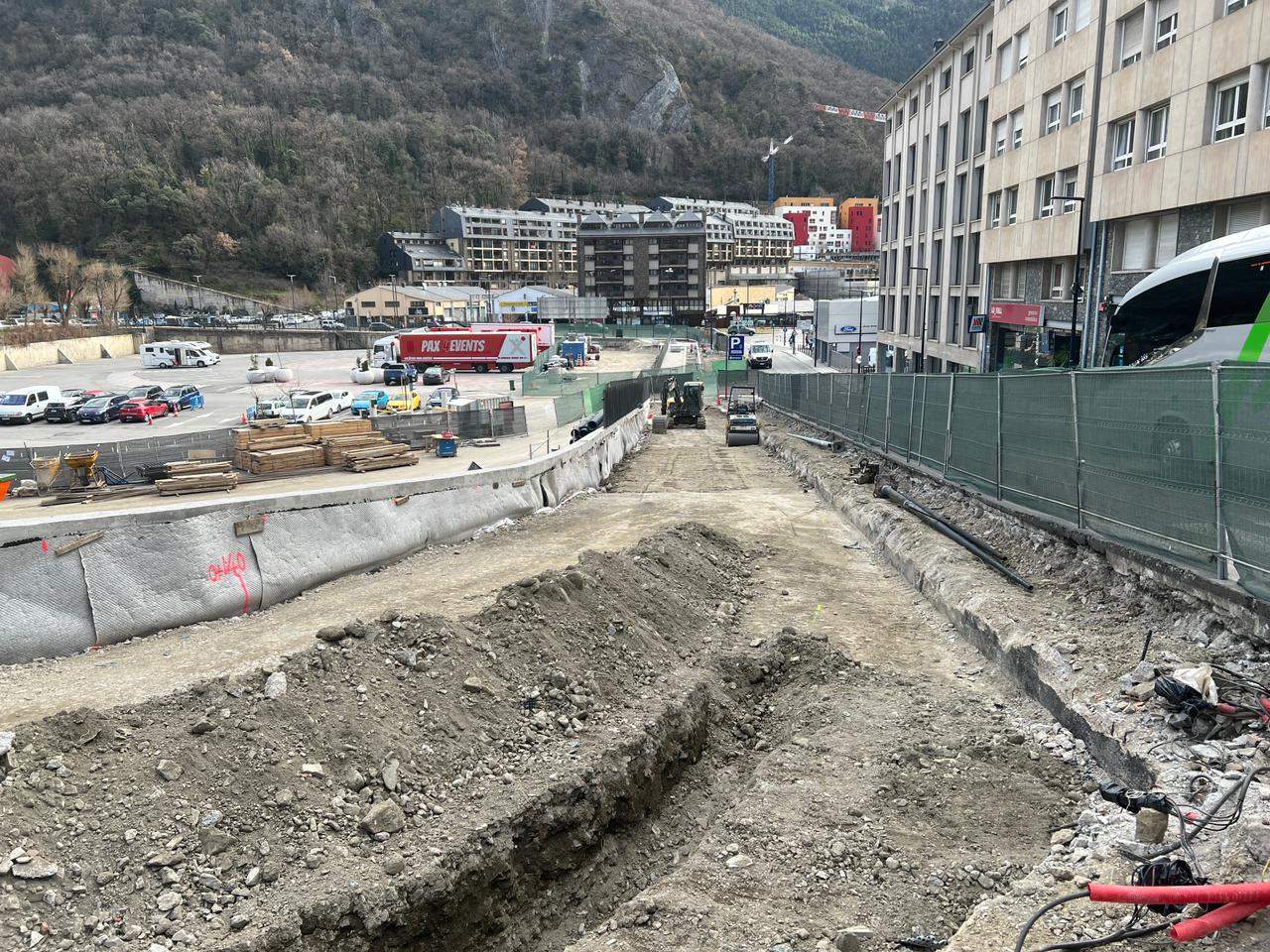 Les obres de construcció del nou carril a la part baixa de Doctor Vilanova.