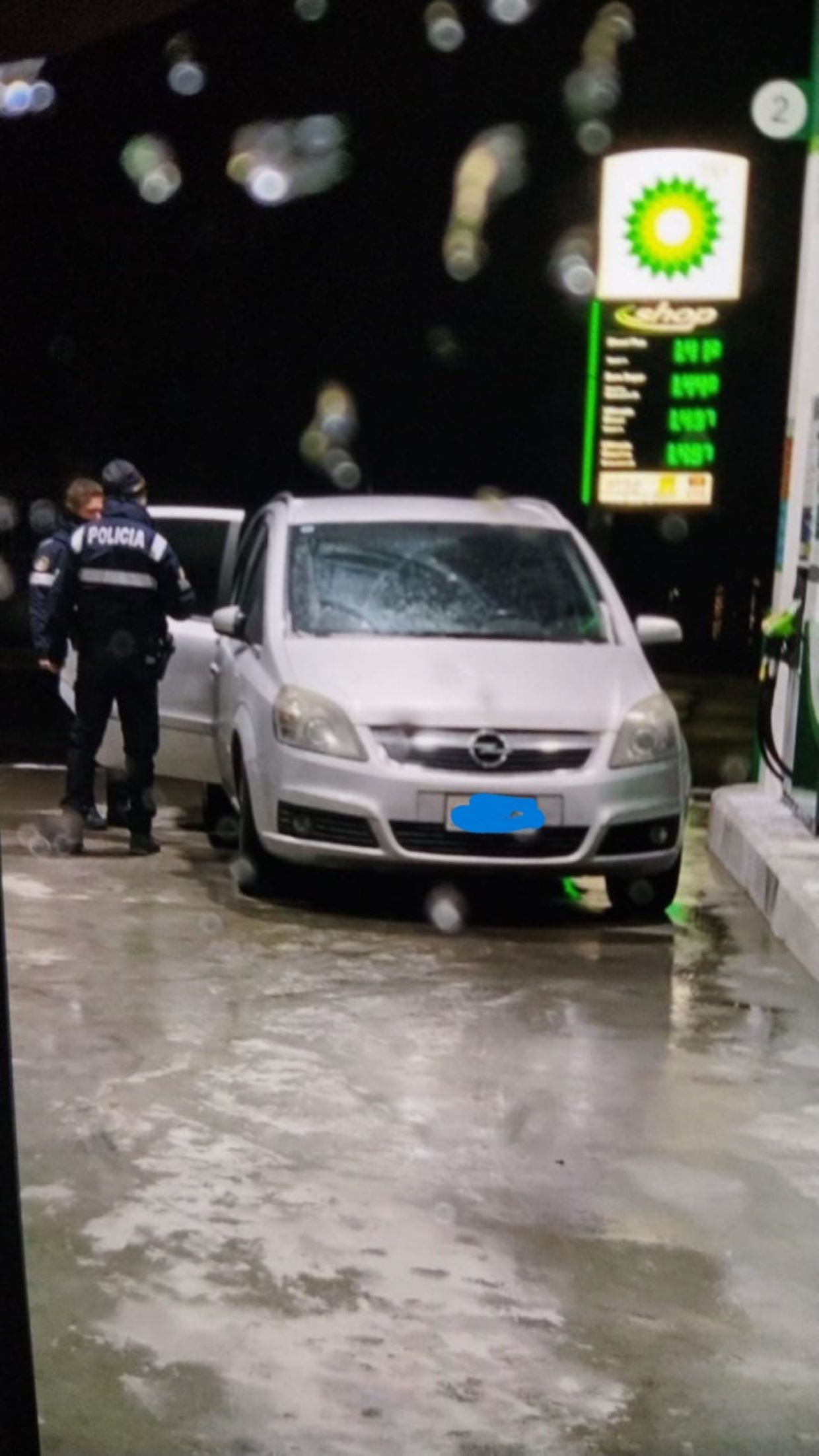 Vehicle trobat a la benzinera d'Incles.