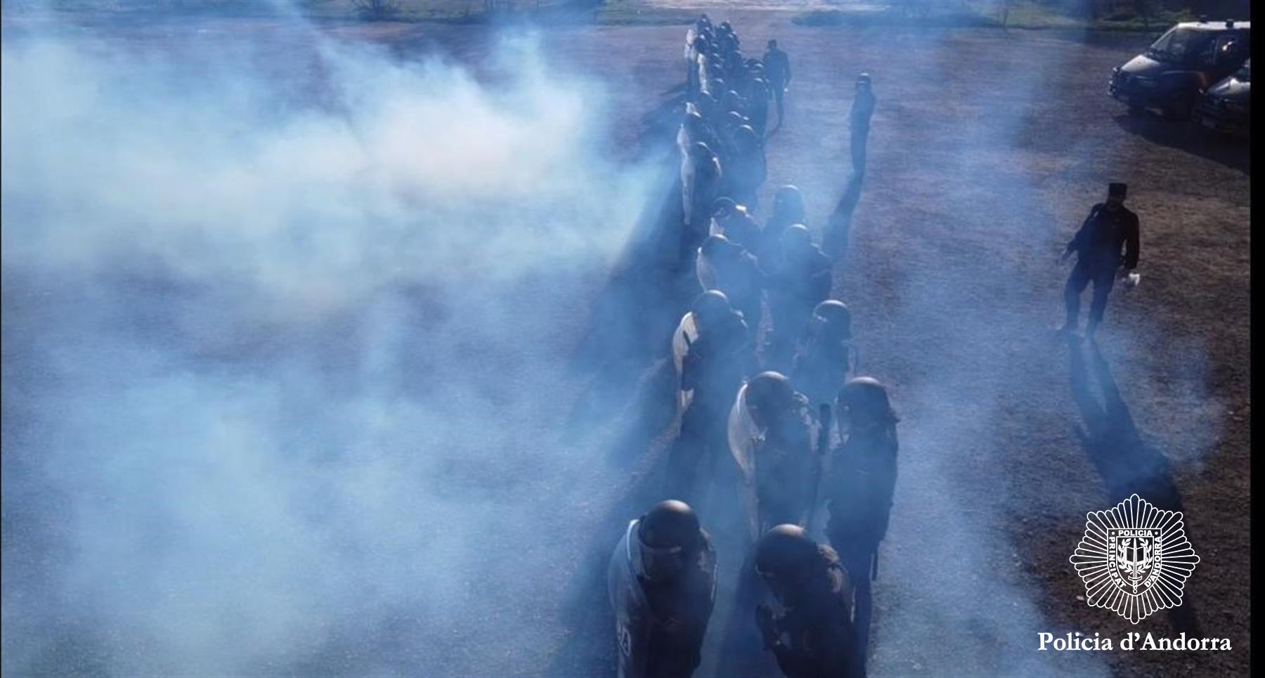 Formació de seguretat ciutadana a Linares, amb els funcionaris andorrans cooperant amb la policia nacional espanyol.