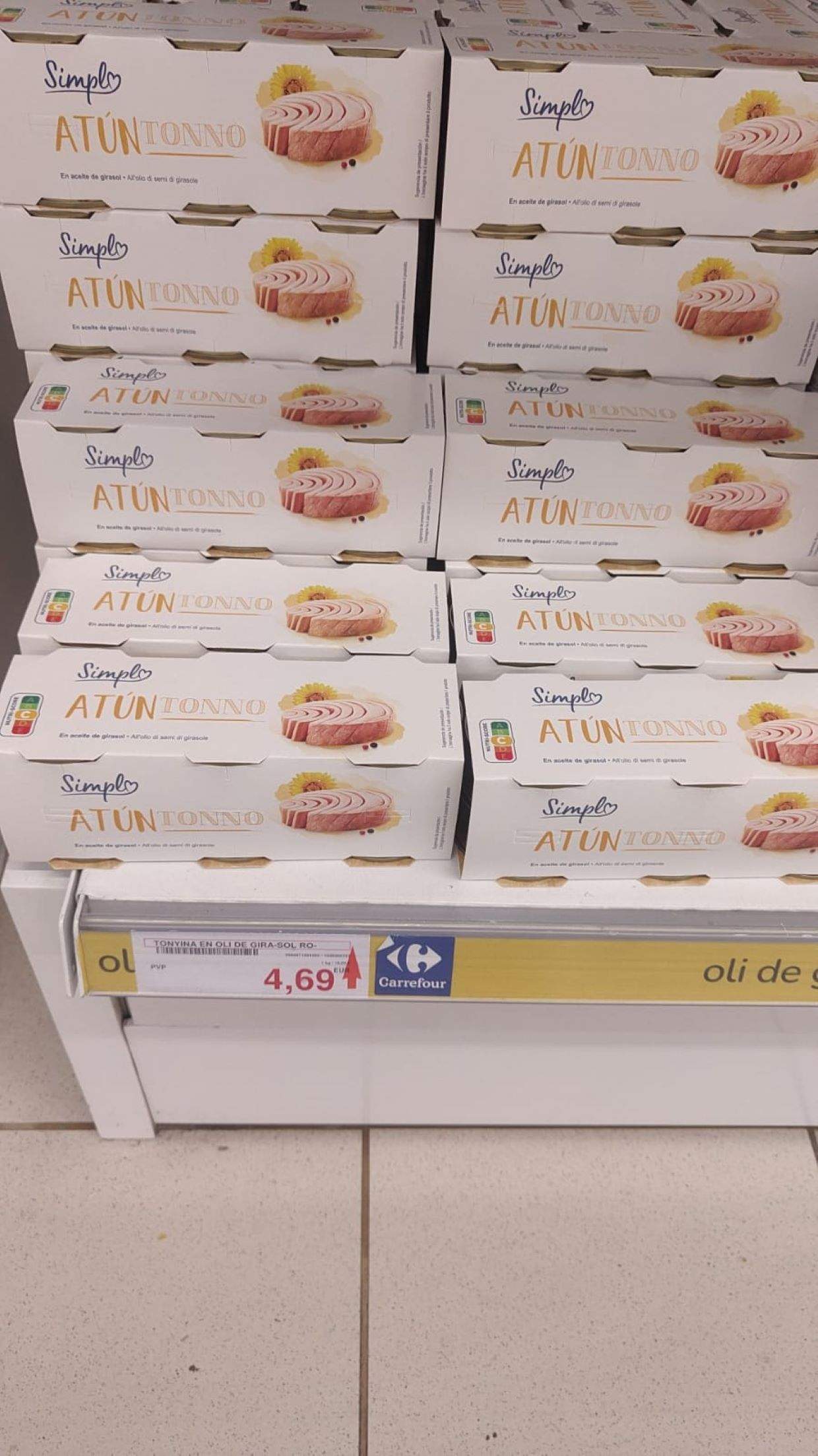 Llaunes de tonyina de marca blanca.