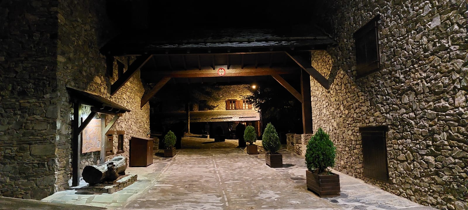 Una imatge de la pleta d'Ordino aquesta nit.