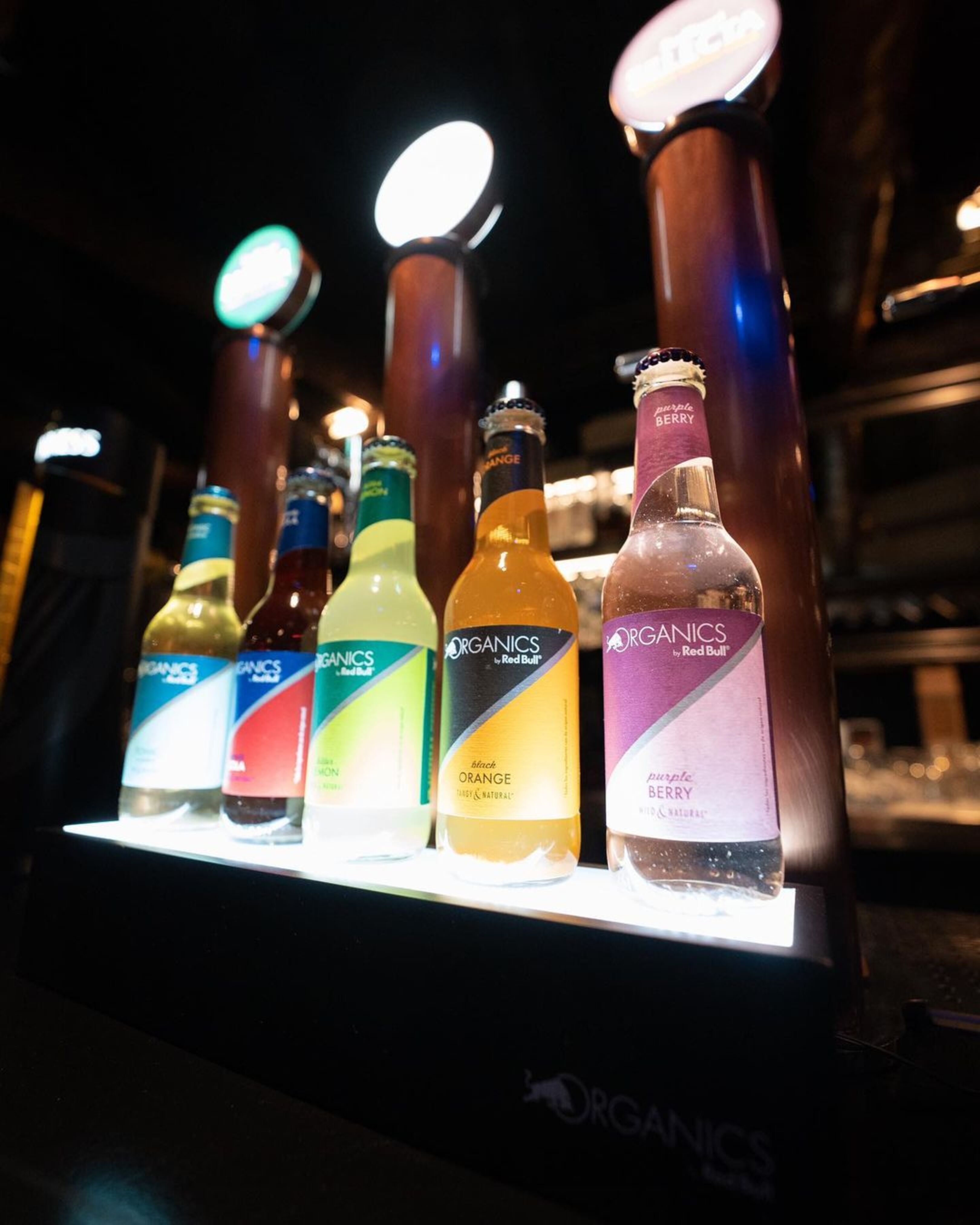 Un expositor d'ampolles en la discoteca a la qual ha acudit la dona finalment detinguda.