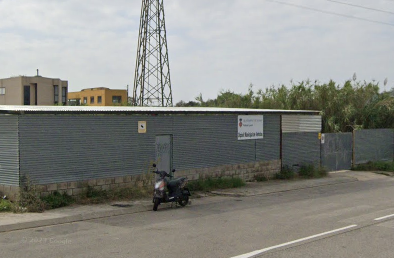 Una imatge d'arxiu del dipòsit municipal de vehicles de Blanes. Una imatge d'arxiu del dipòsit municipal de vehicles de Blanes.