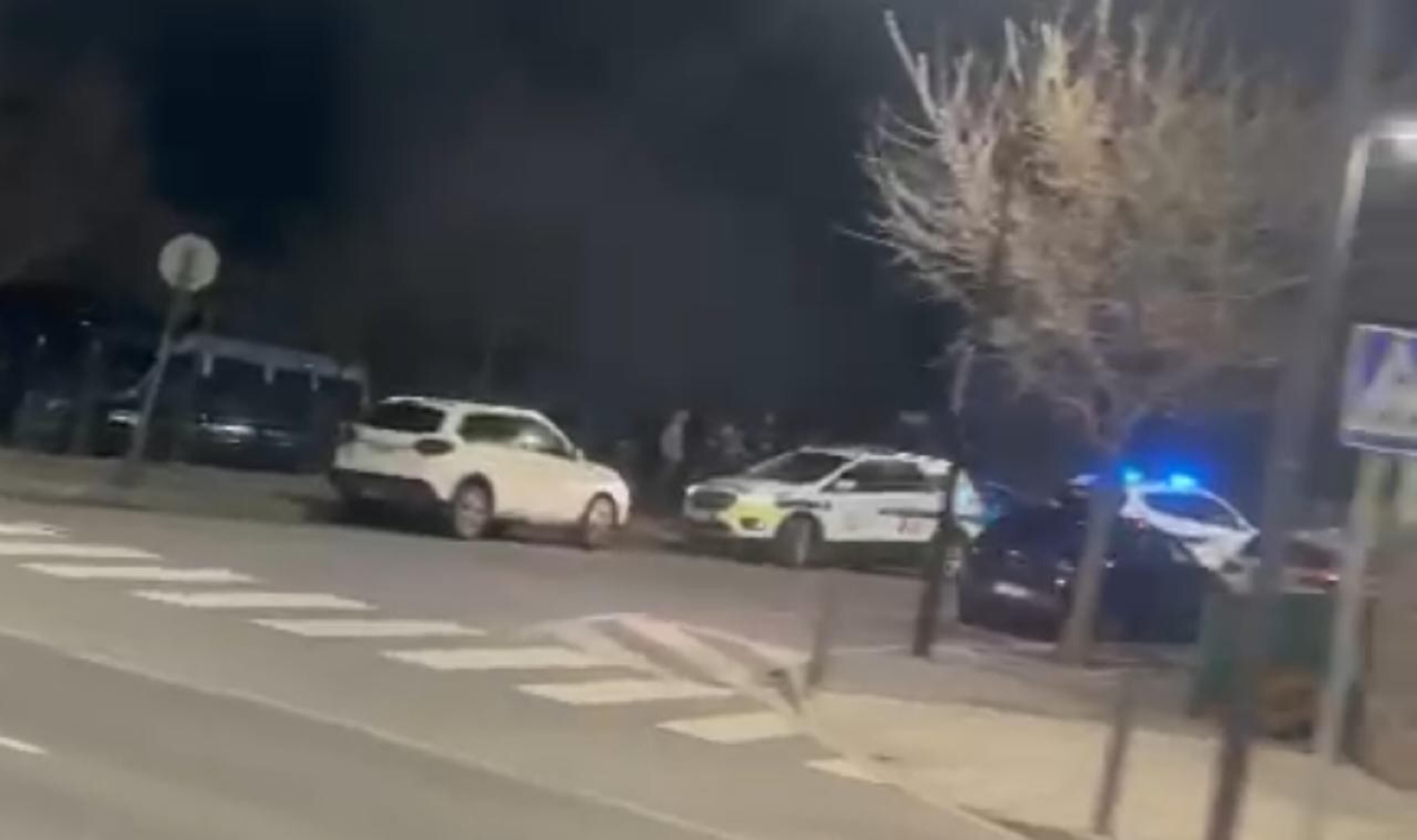 Les dues patrulles en plena actuació aquest dimarts al vespre. Les dues patrulles en plena actuació aquest dimarts al vespre.