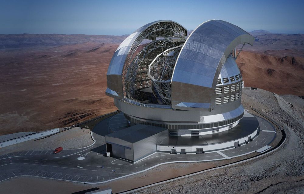 Vista del ELT amb les portes de la cúpula oberta - Crèdit: ESO