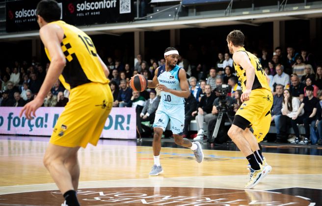 Harding ha acabat el partit frustrat amb el seu percentatge de tir (2/13). Harding ha acabat el partit frustrat amb el seu percentatge de tir (2/13).