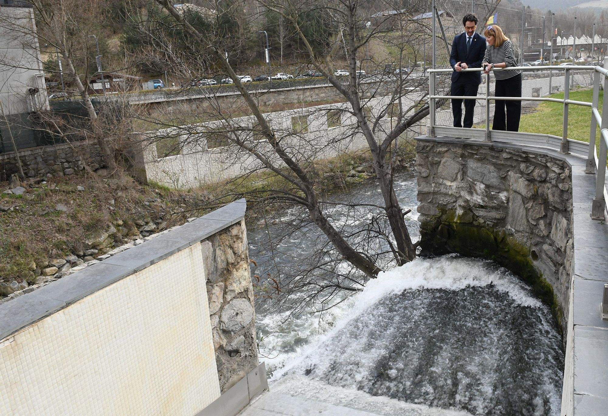 L'aigua després per passar per la depuradora es torna al riu.