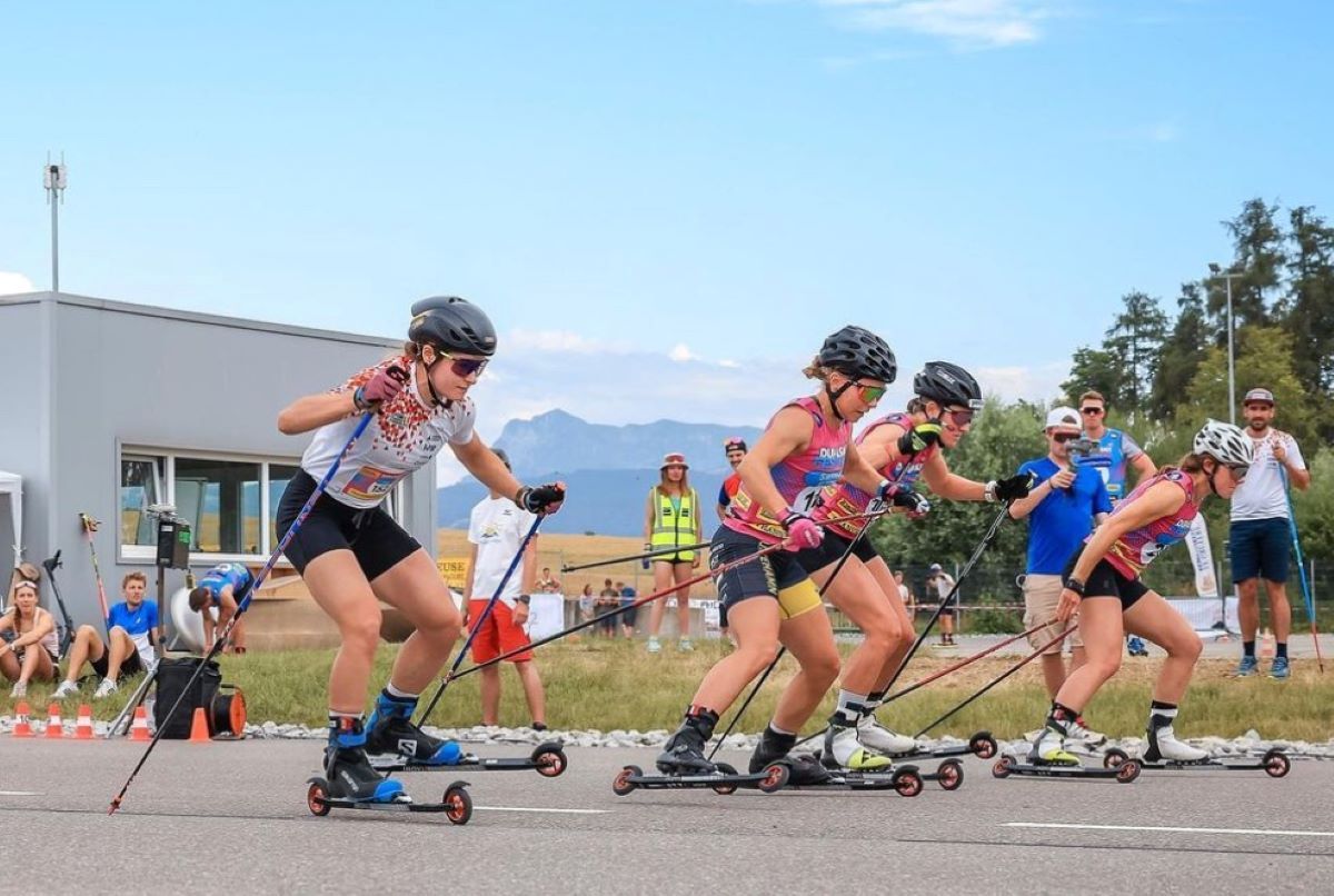 El rollerski és la pràctica habitual dels fondistes a l'estiu. El rollerski és la pràctica habitual dels fondistes a l'estiu.