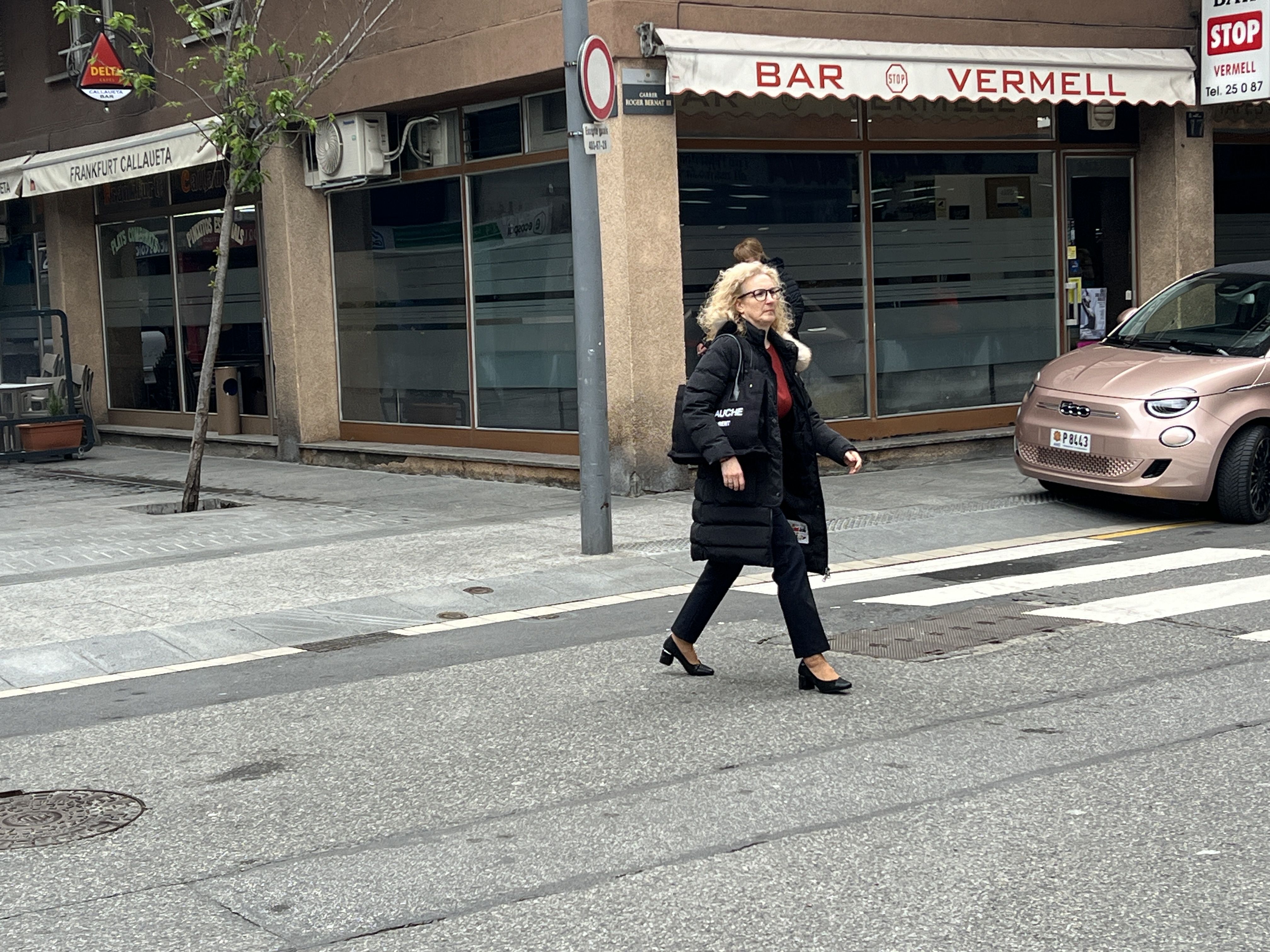 La saig aproximant-se a l'immoble. La saig aproximant-se a l'immoble.