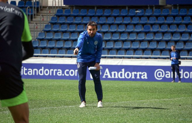 El preparador físic Aitor Yeto, en una de les sessions d'aquesta setmana.