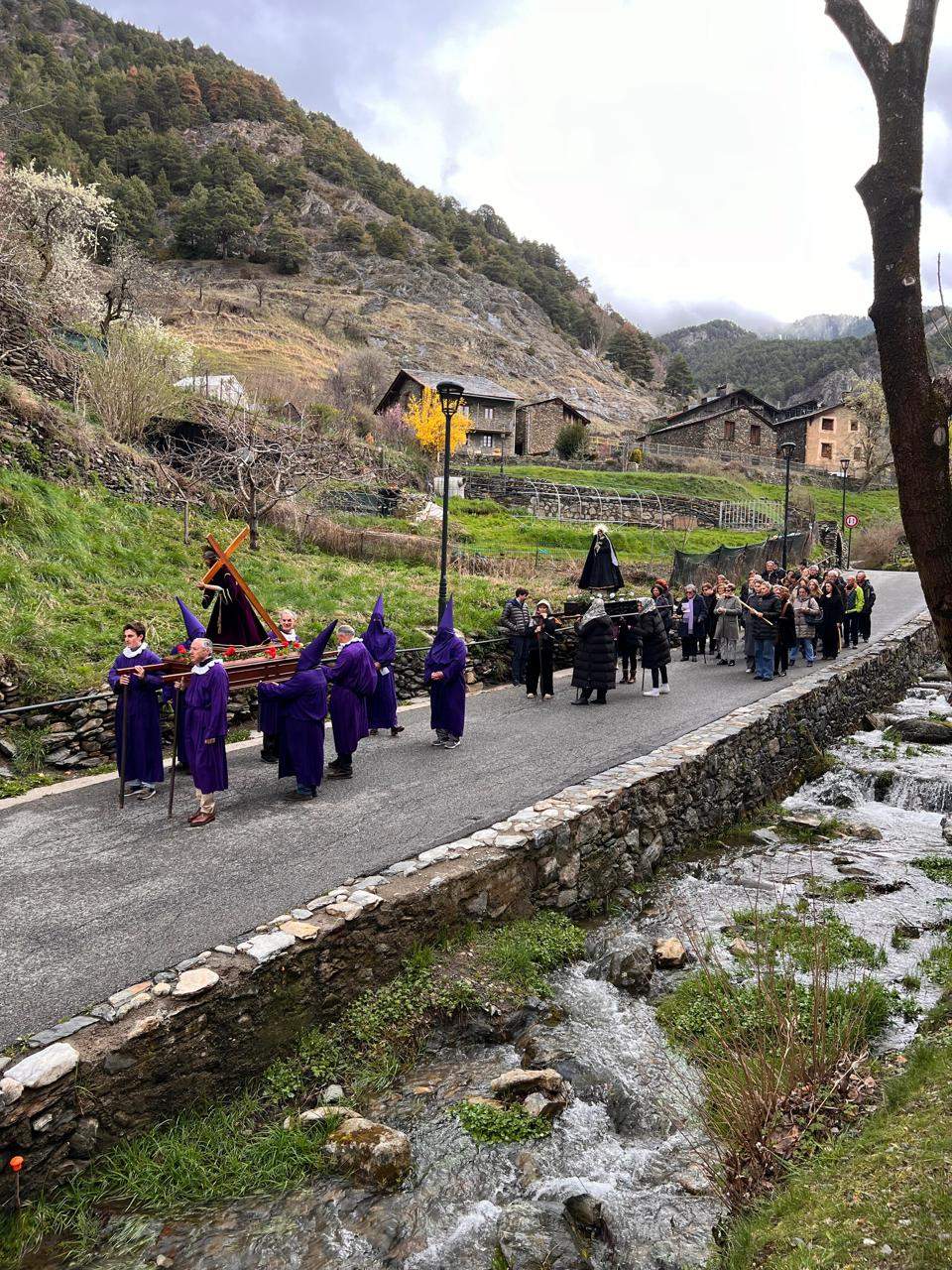 Viacrucis de Divendres Sant a Ordino