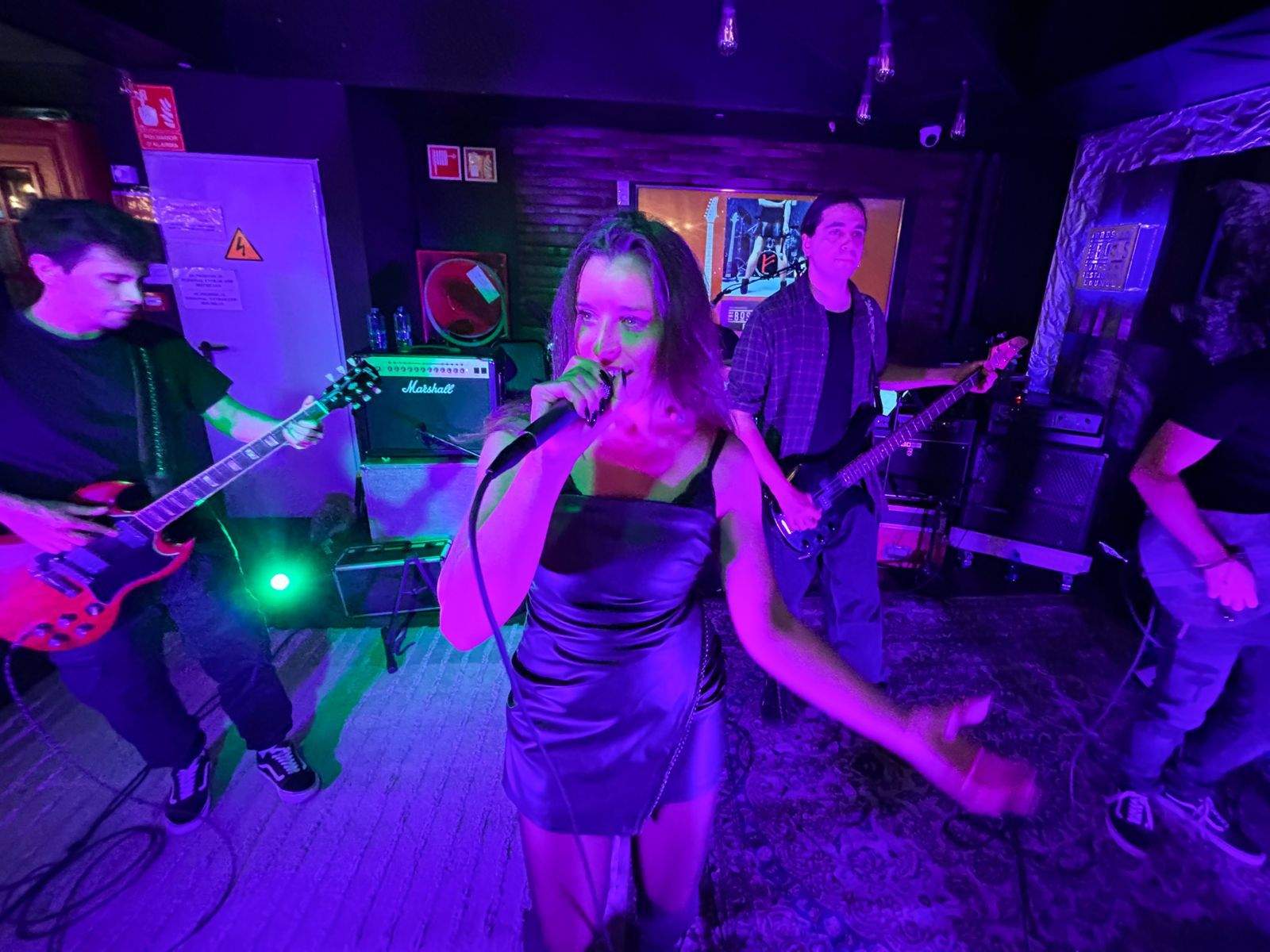 Un moment de l'actuació de Freyja, liderada per Olivia Lara.