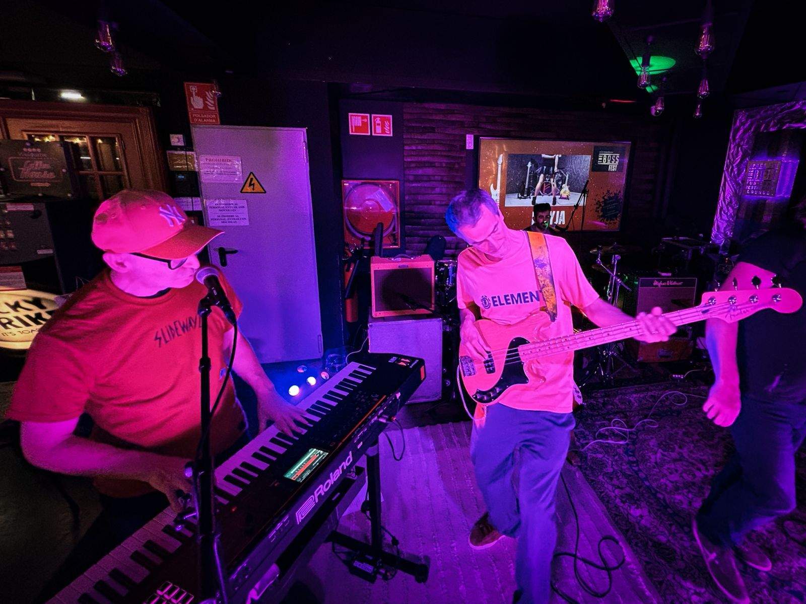 Els Old School en escena. Els Old School en escena.