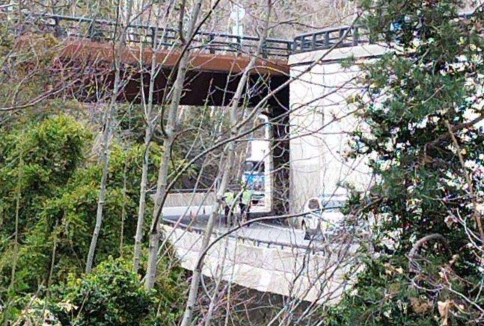 Agents de policia en el punt de l'accident.